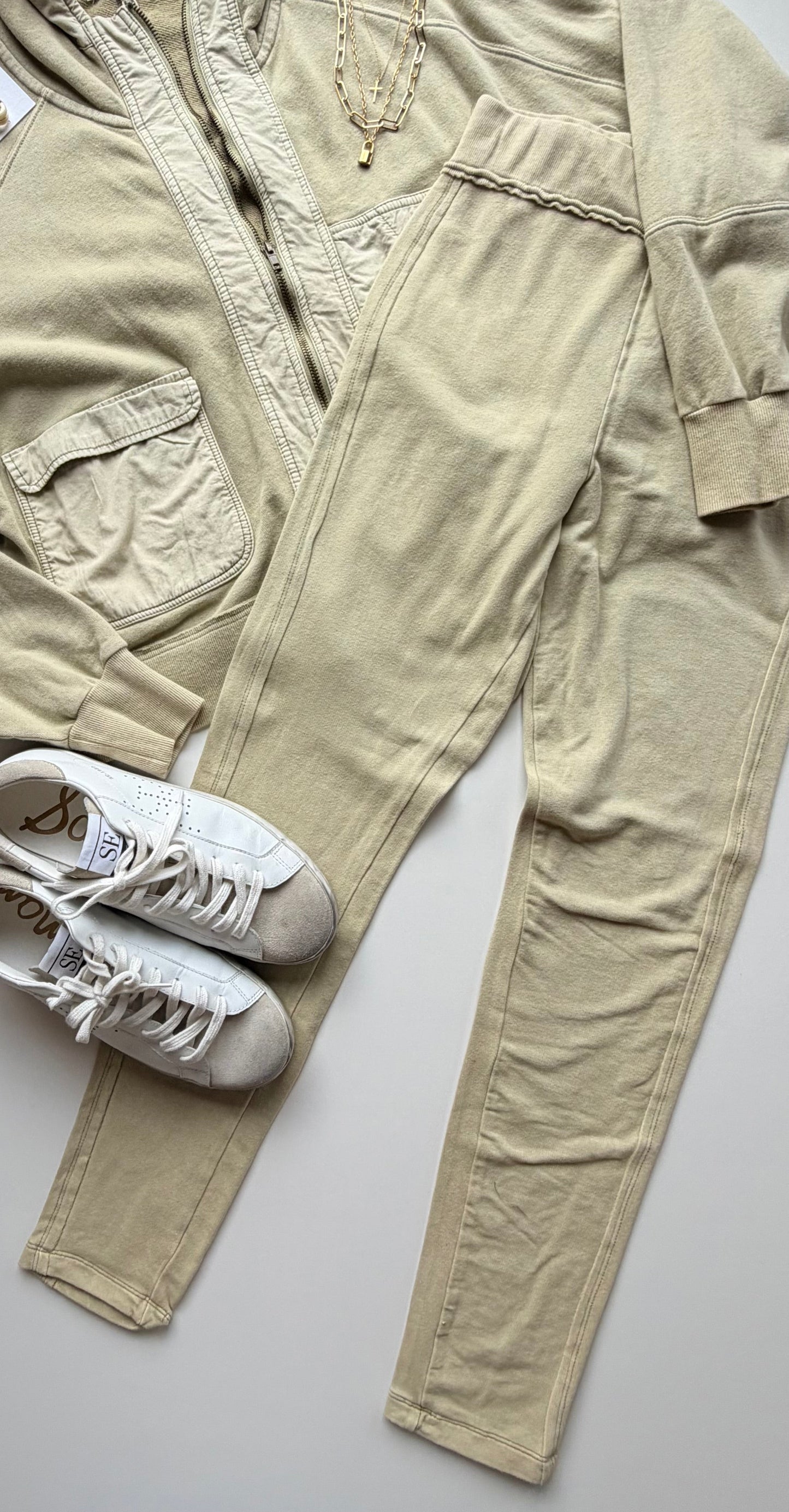 CHEALSEA & VIOLET LEGGINGS MED