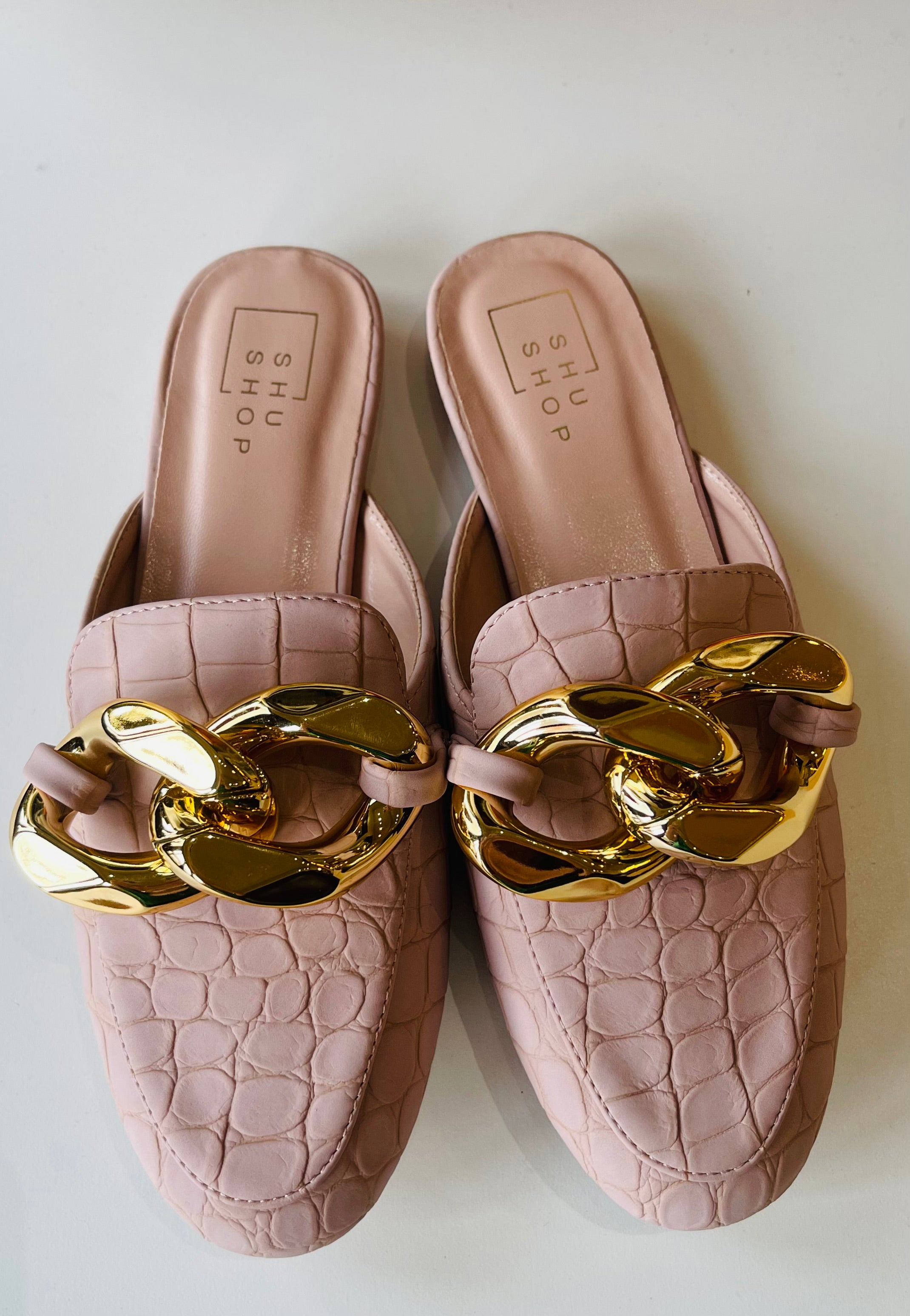 SHU SHOP SNEAKERS 7.5