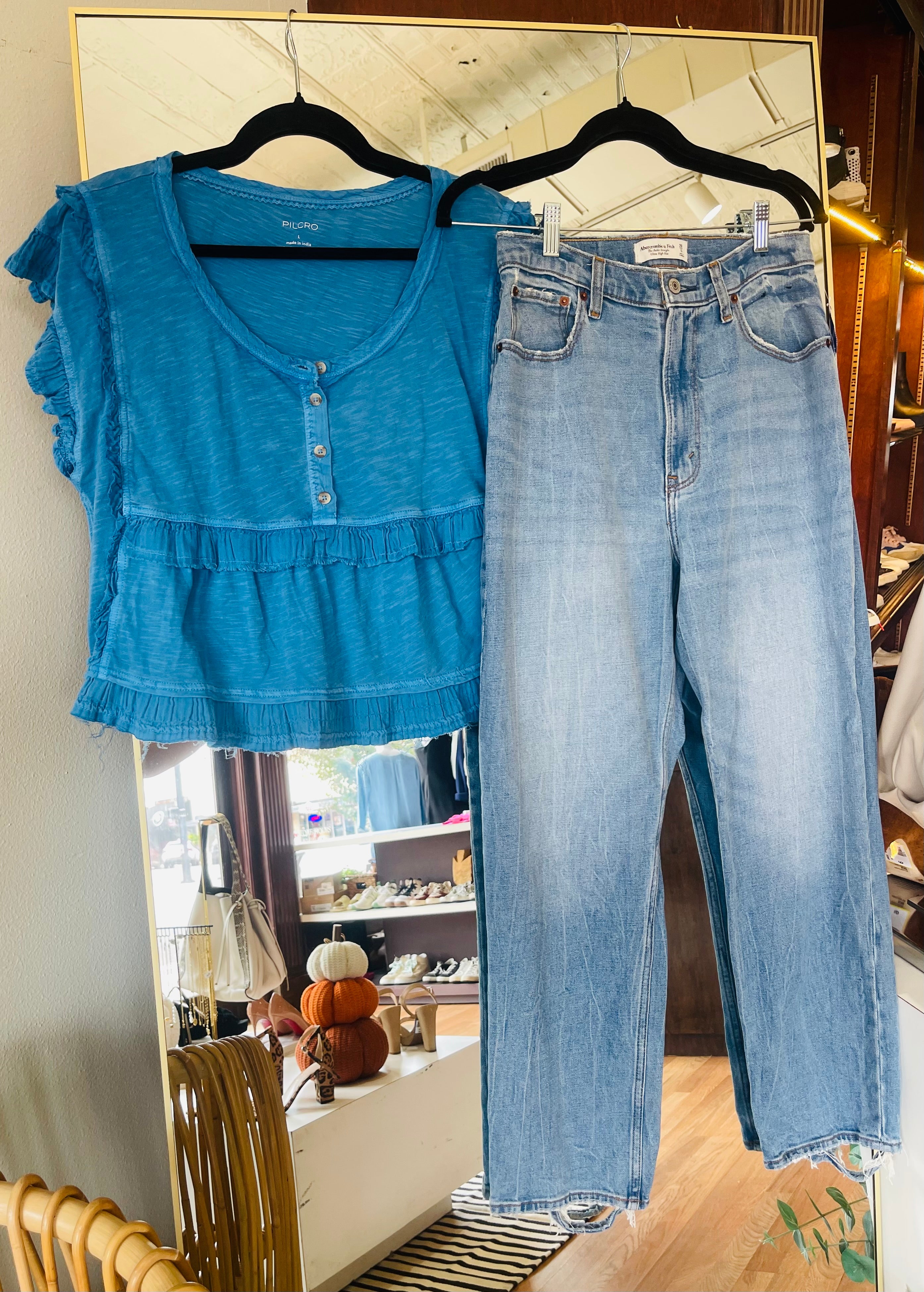 ABERCROMBIE JEANS 28 (LIGHT)