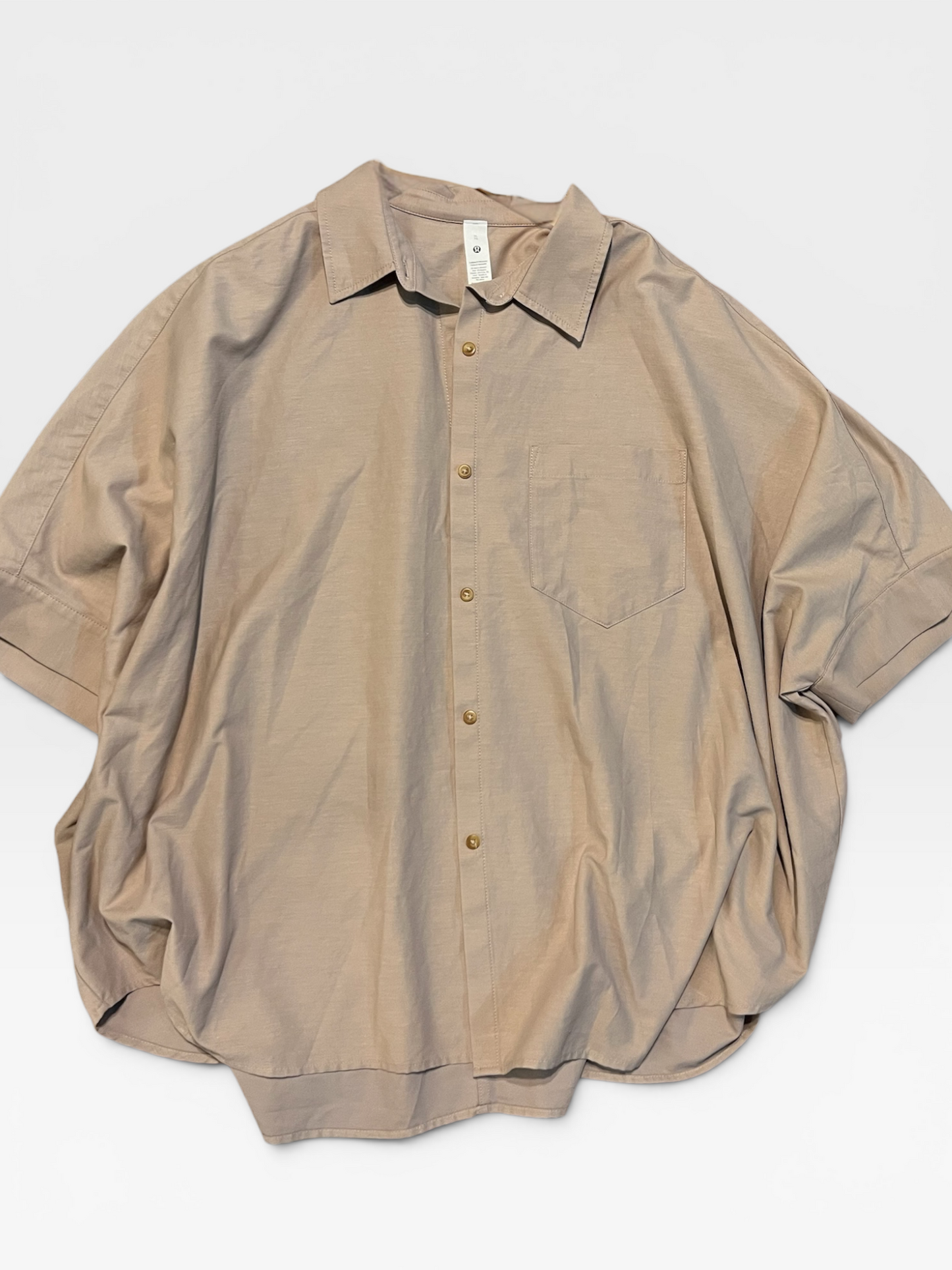 TAN LULULEMON SHORTSLEEVE TOP XL