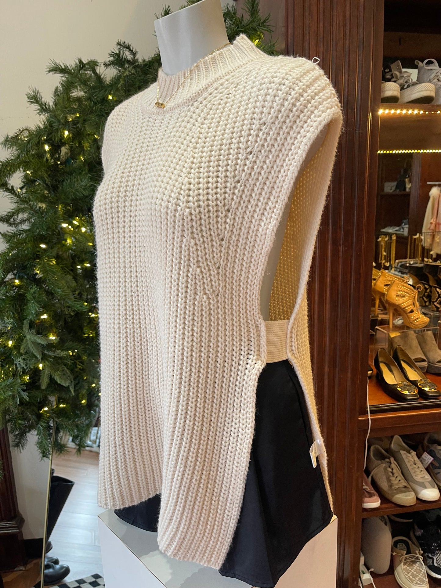 ELAN SWEATER VEST (S)