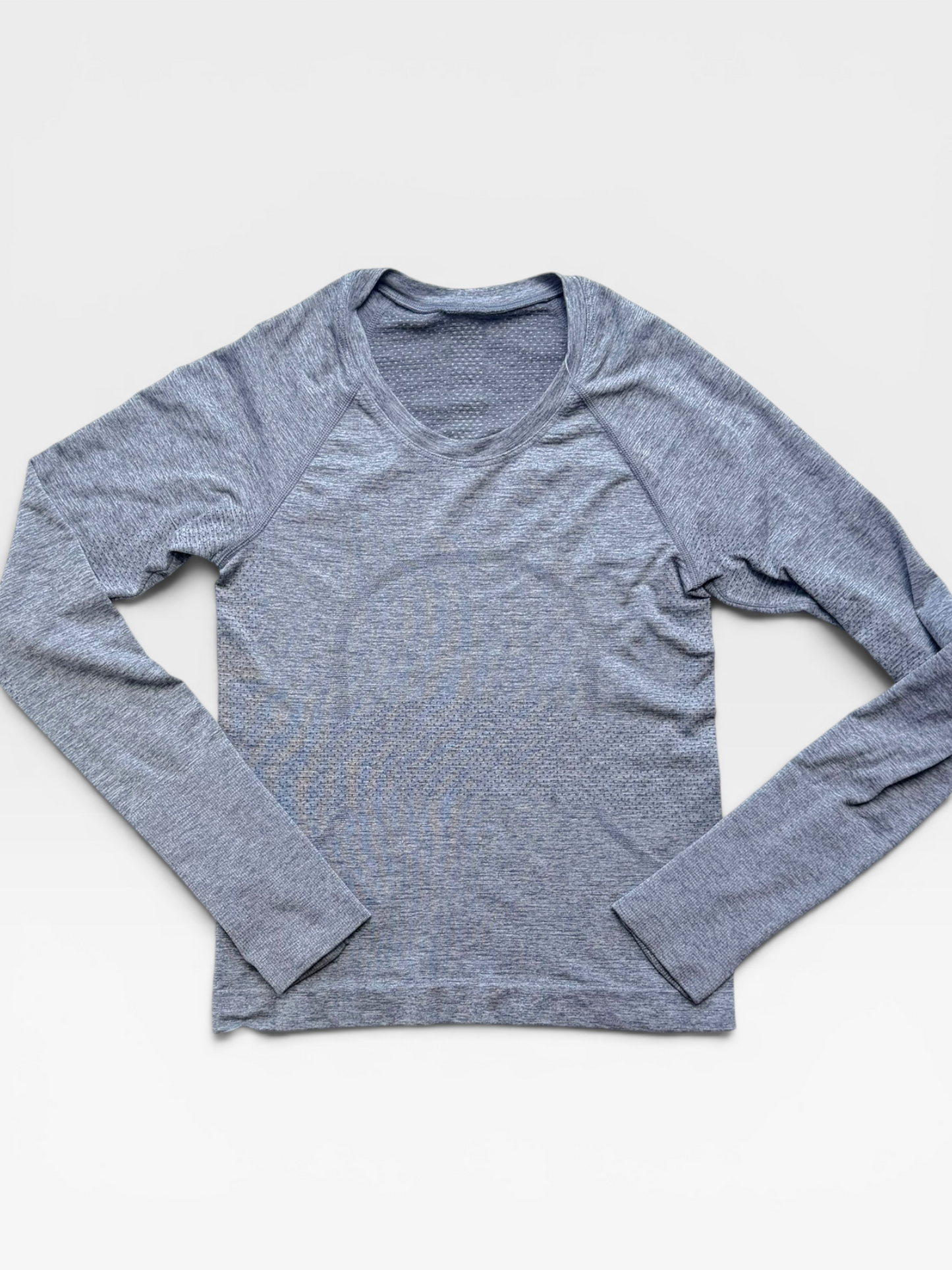 GREY LULULEMON TOP 4