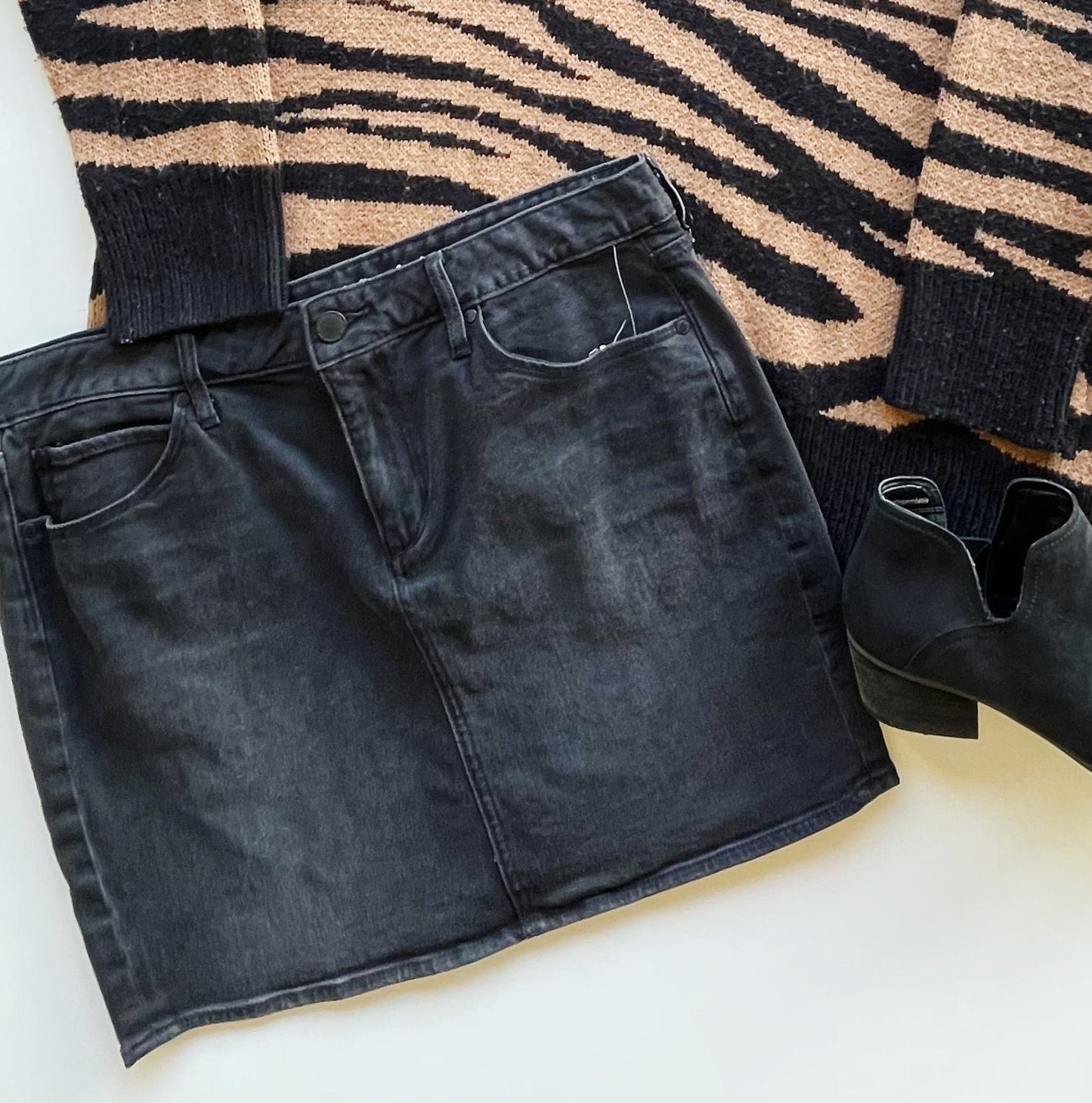 ARTICLE OF SOCIETY SKIRT (30)