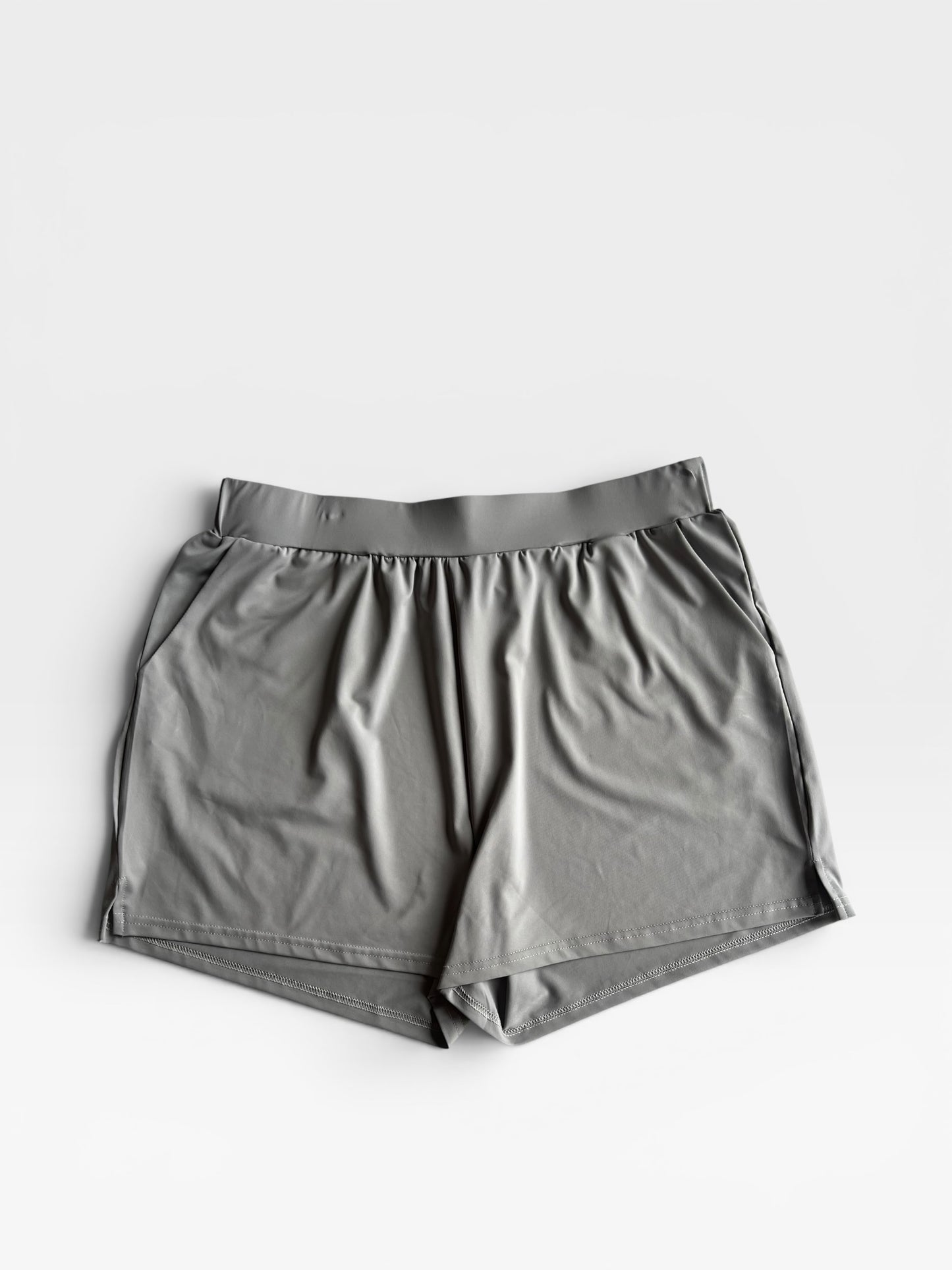 GREY BUCKLEY SHORTS L