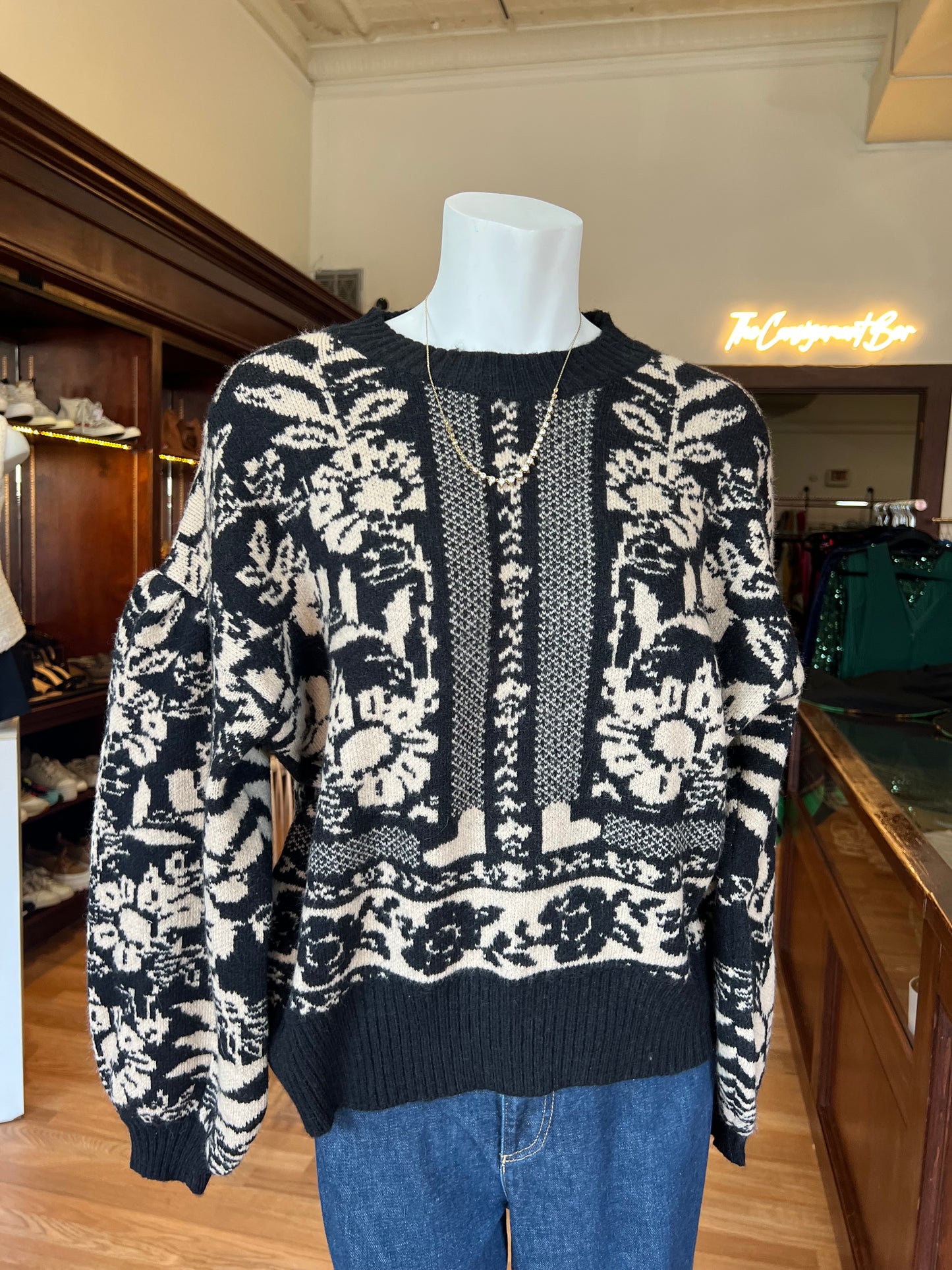 LISTICLE SWEATER MED