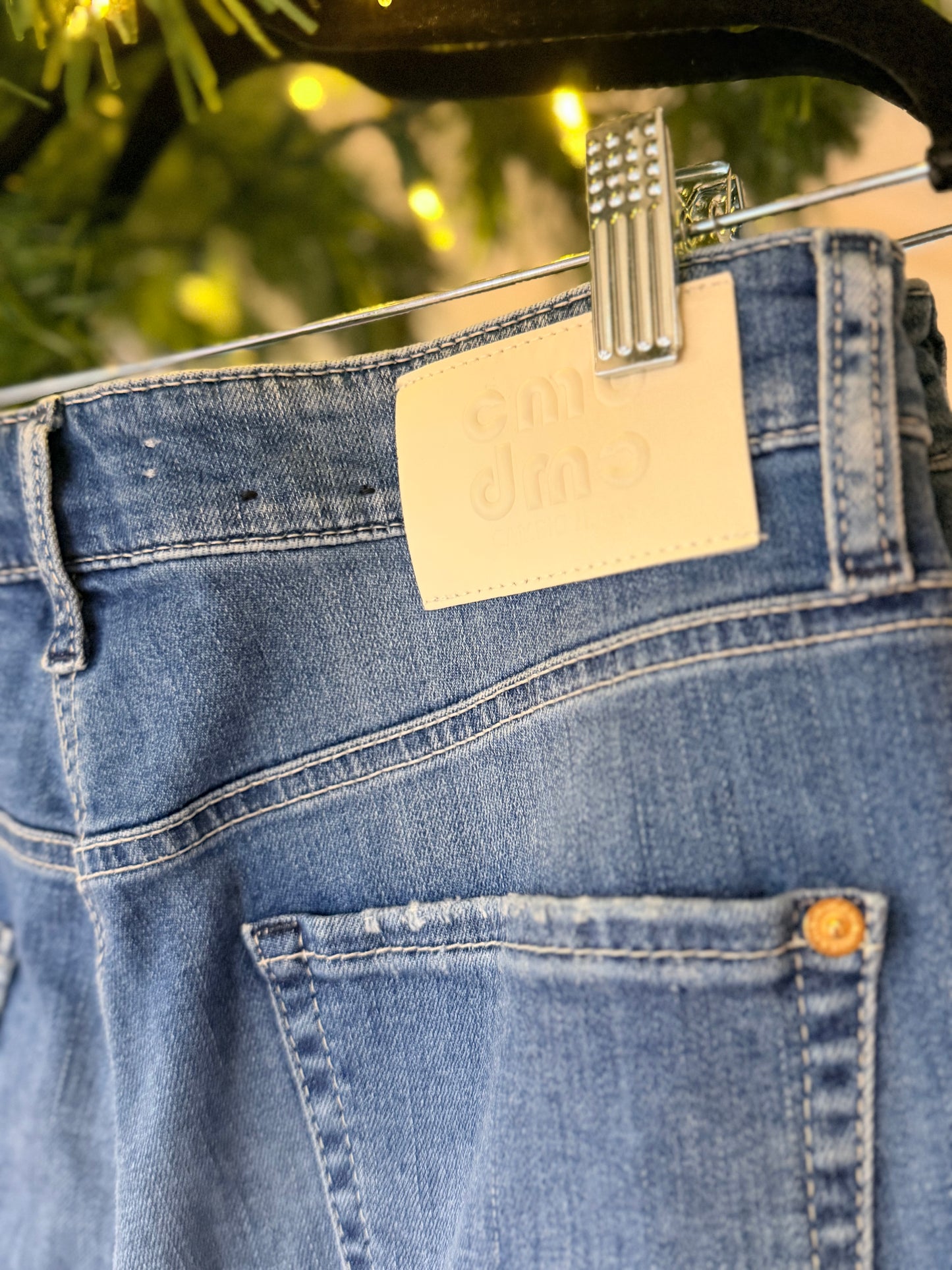 CAMBIO JEANS 27 (ORG. $190)