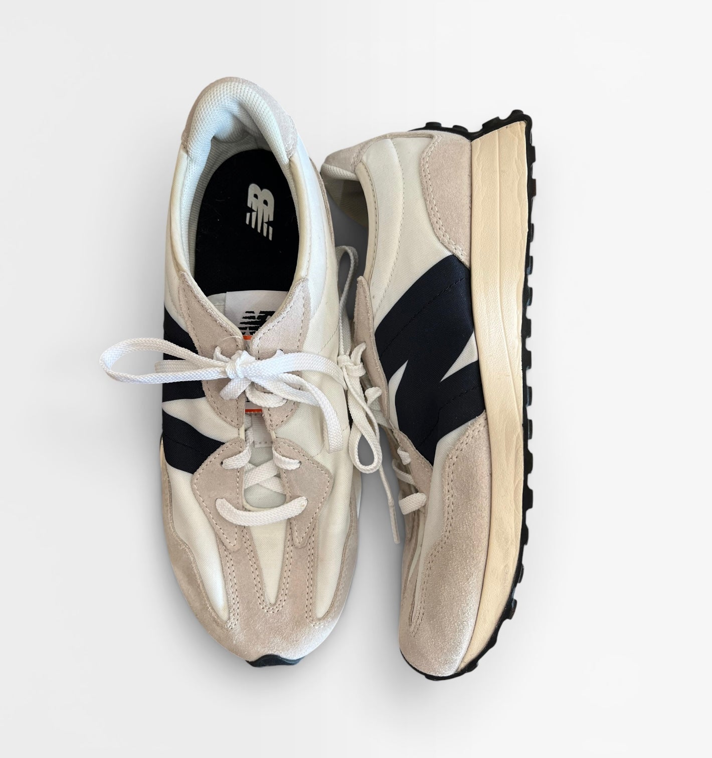 TAN/WHITE NEW BALANCE SHOES 6