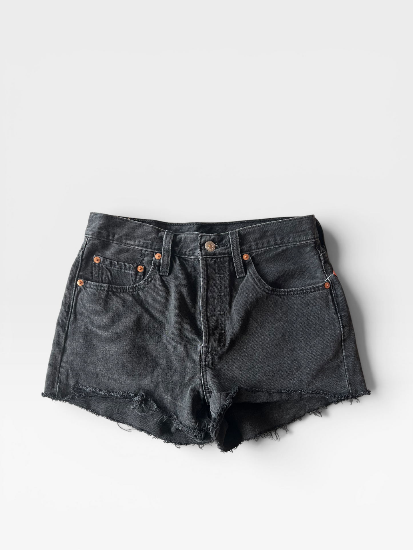 BLACK LEVI SHORTS 27