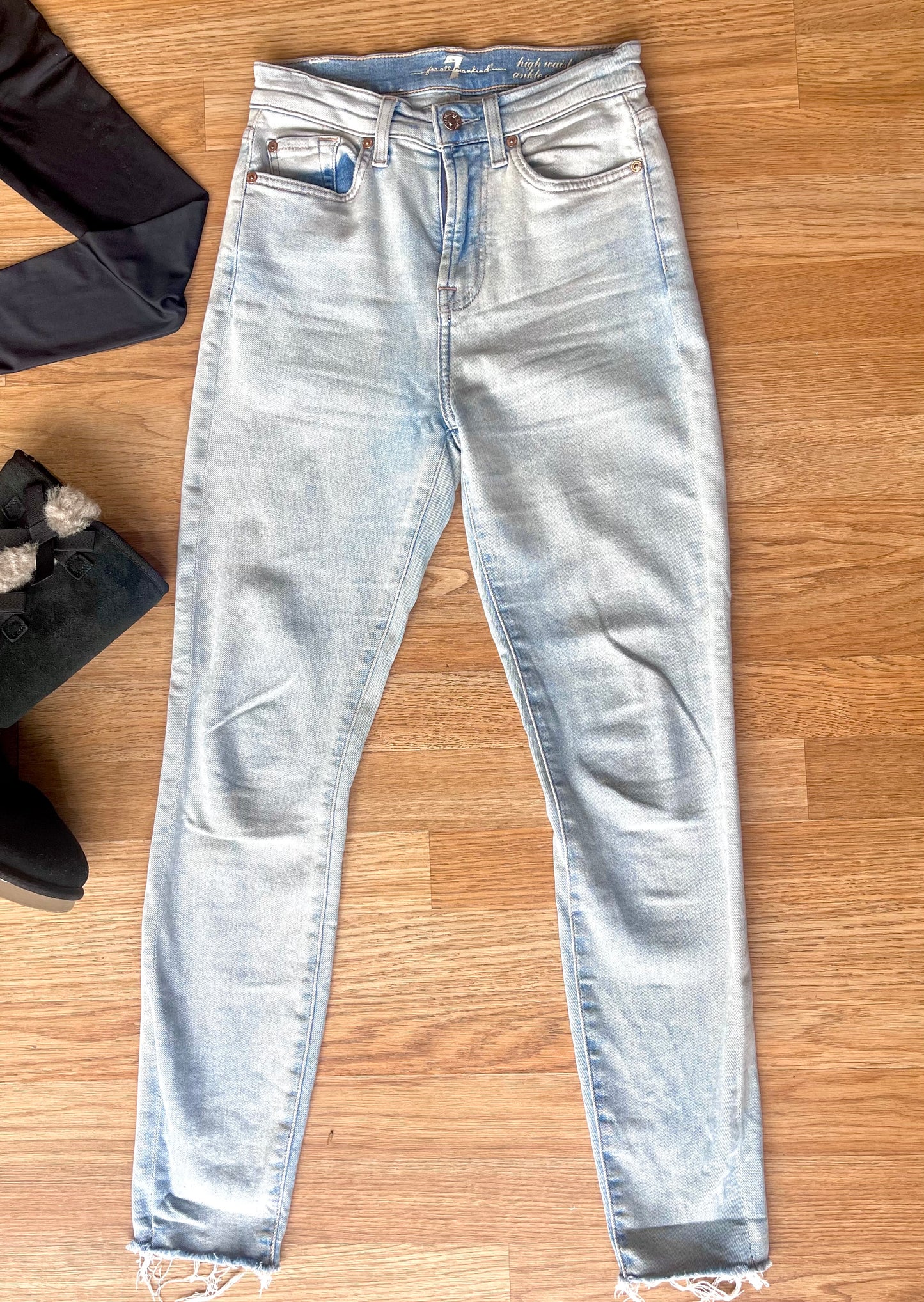 SEVEN FOR ALL MANKIND JEANS 26
