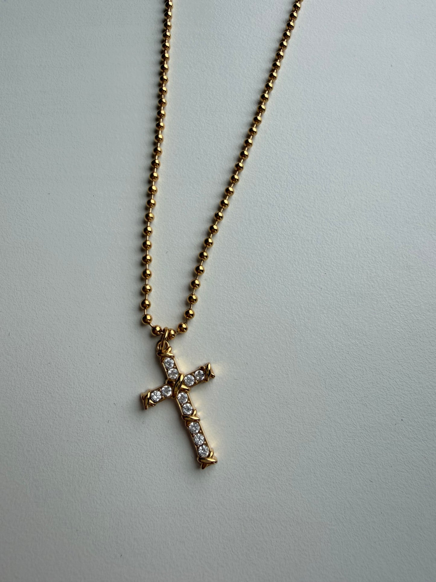 NON TARNISH NECKLACE (BALL CROSS)