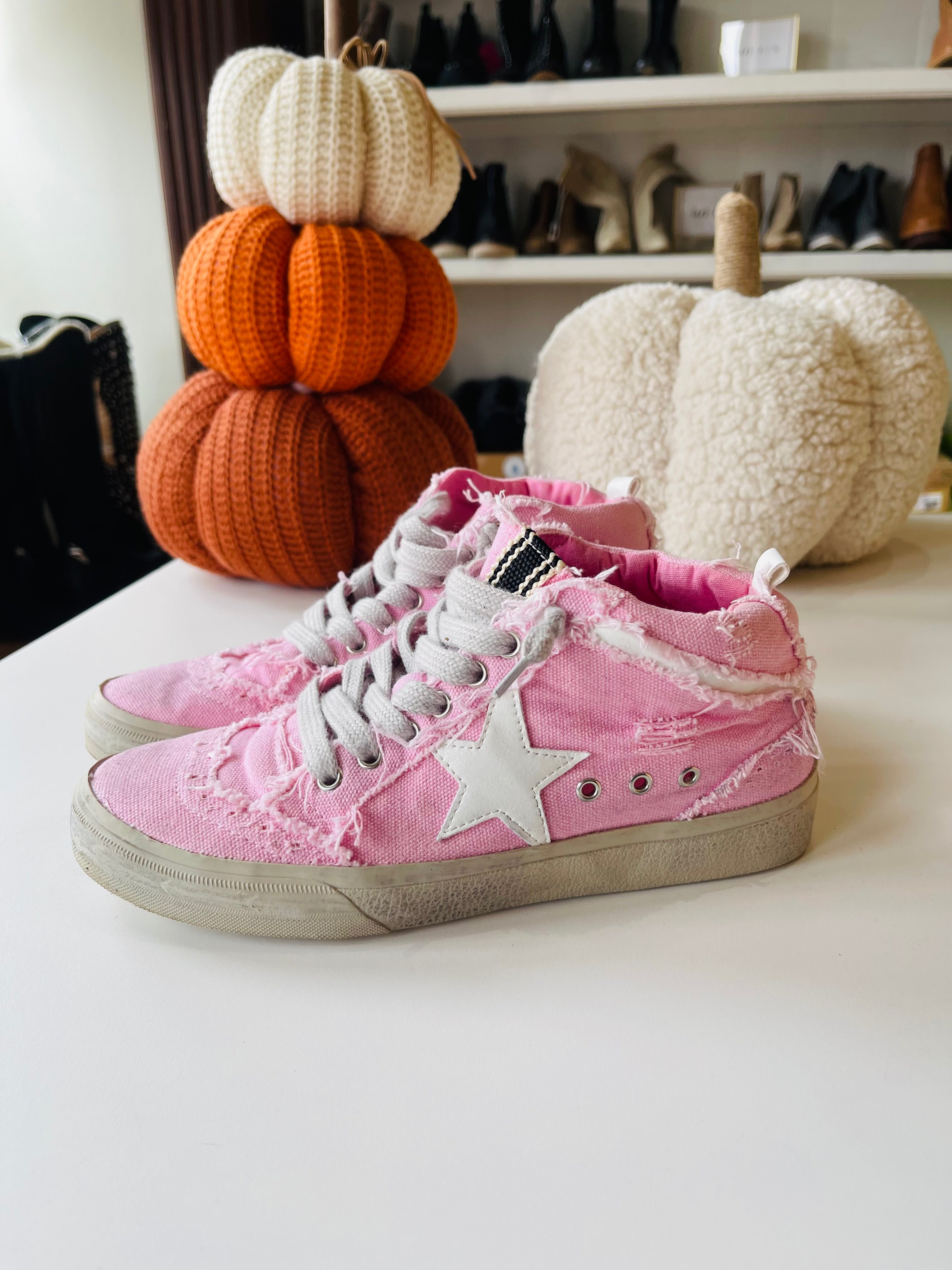 SHU SHOP SNEAKERS 7.5