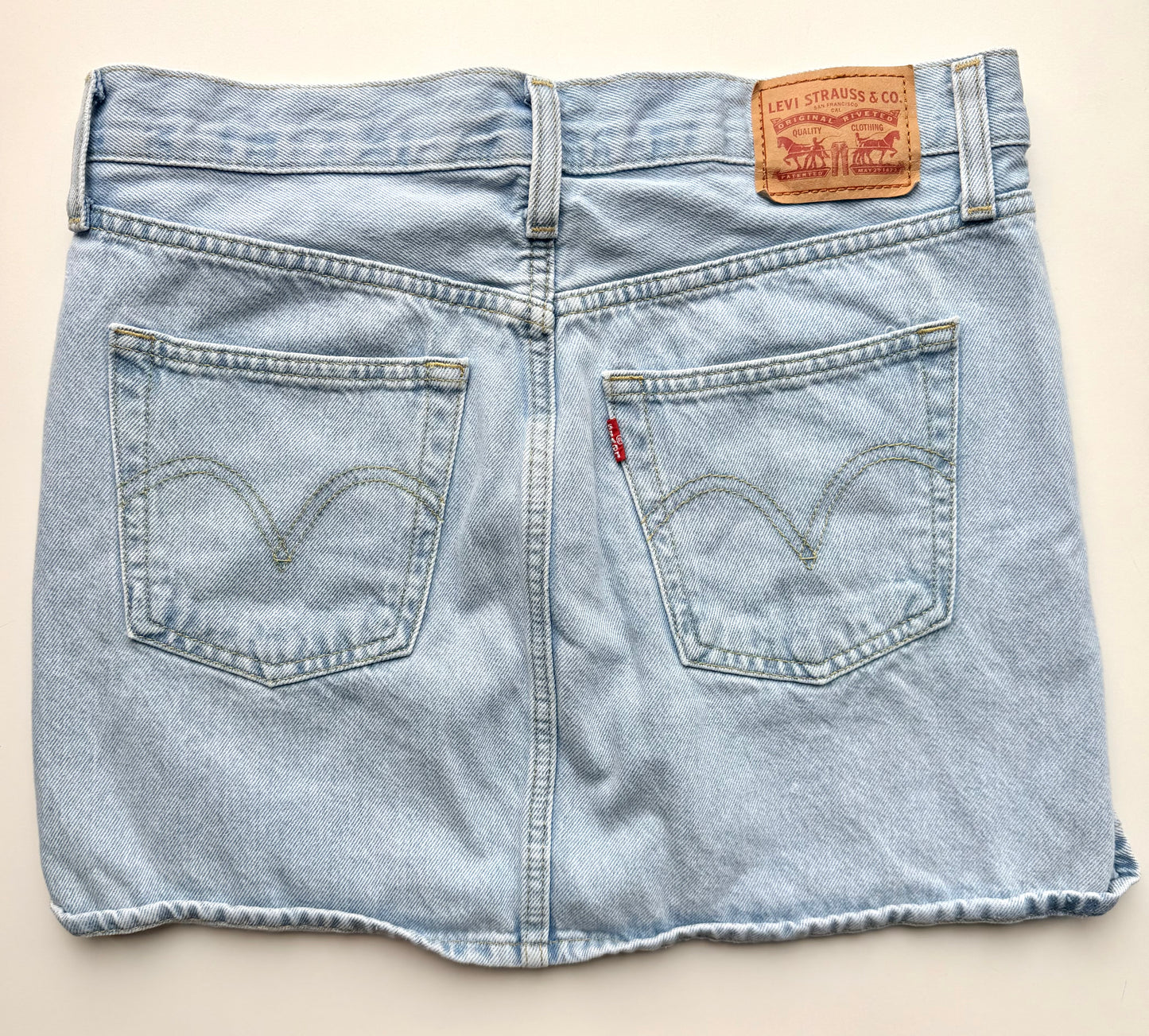 LEVI DENIM SKIRT 28