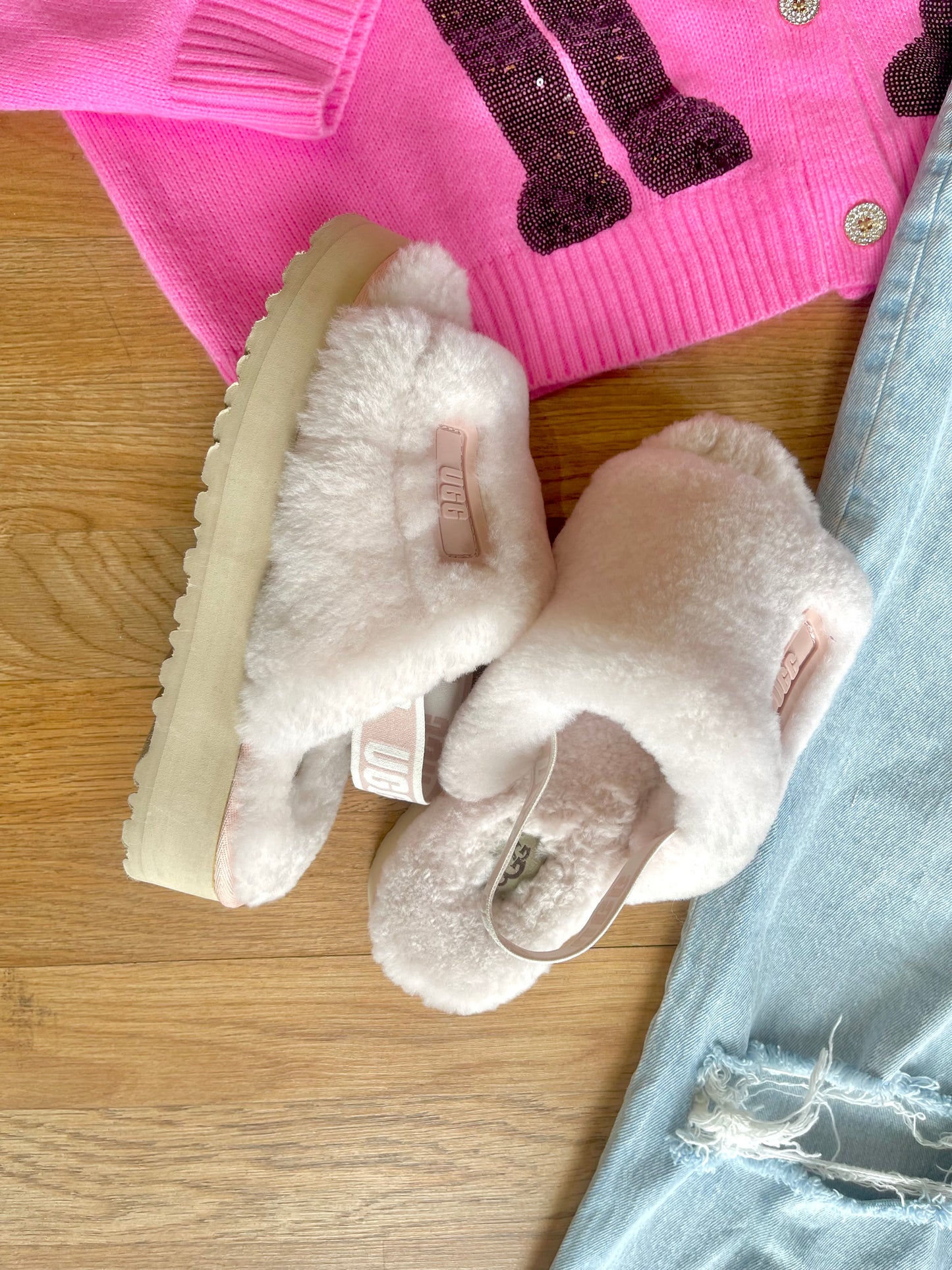 UGG SLIPPERS (8)