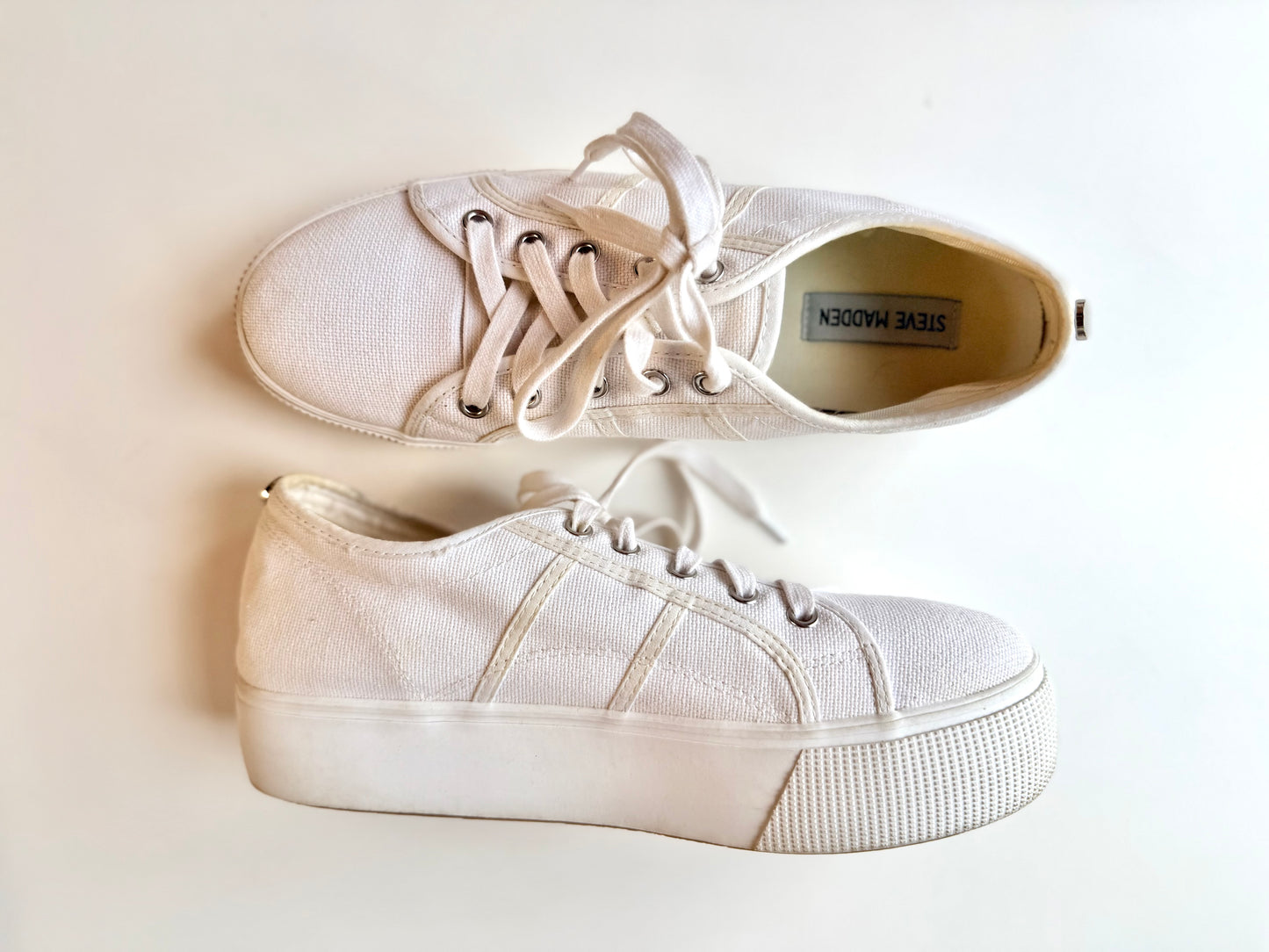 STEVE MADDEN TENISHOES 10