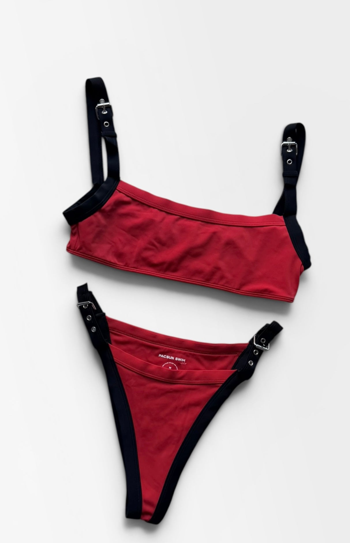 RED/BLACK BUCKLE PACSUN SWIM M
