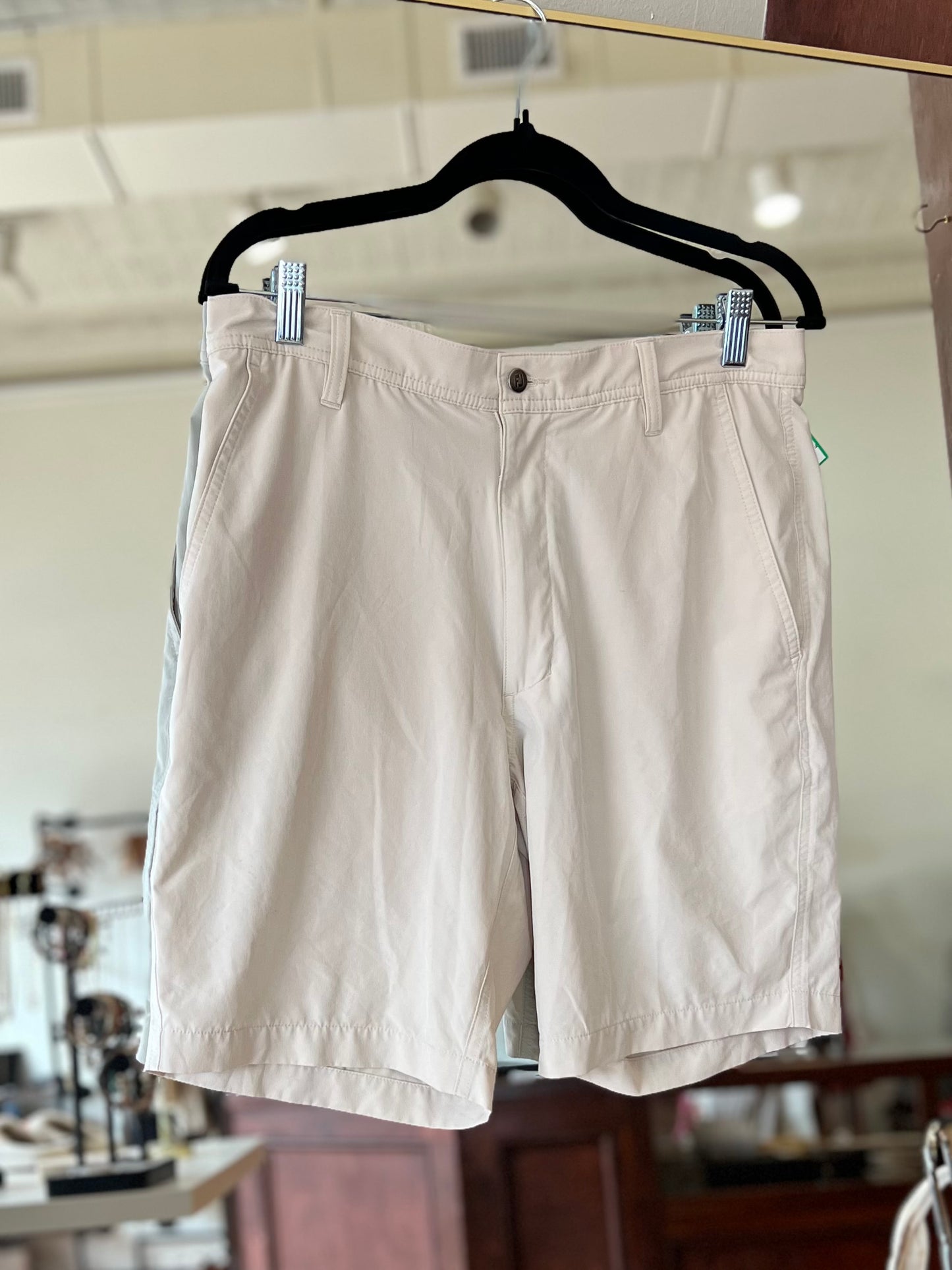 TAN FJ SHORTS 32 (ORG$90)
