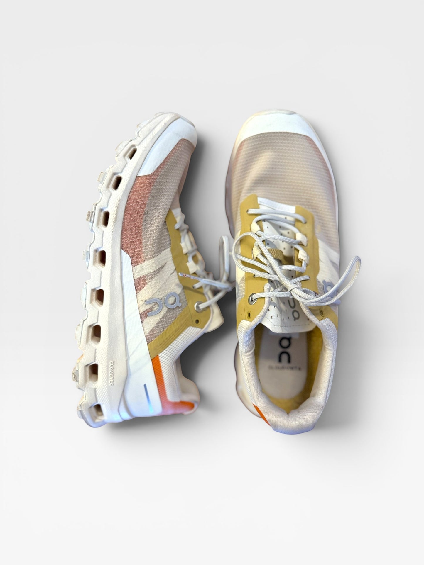 CREAM/ORANGE ON CLOUD SHOES 8