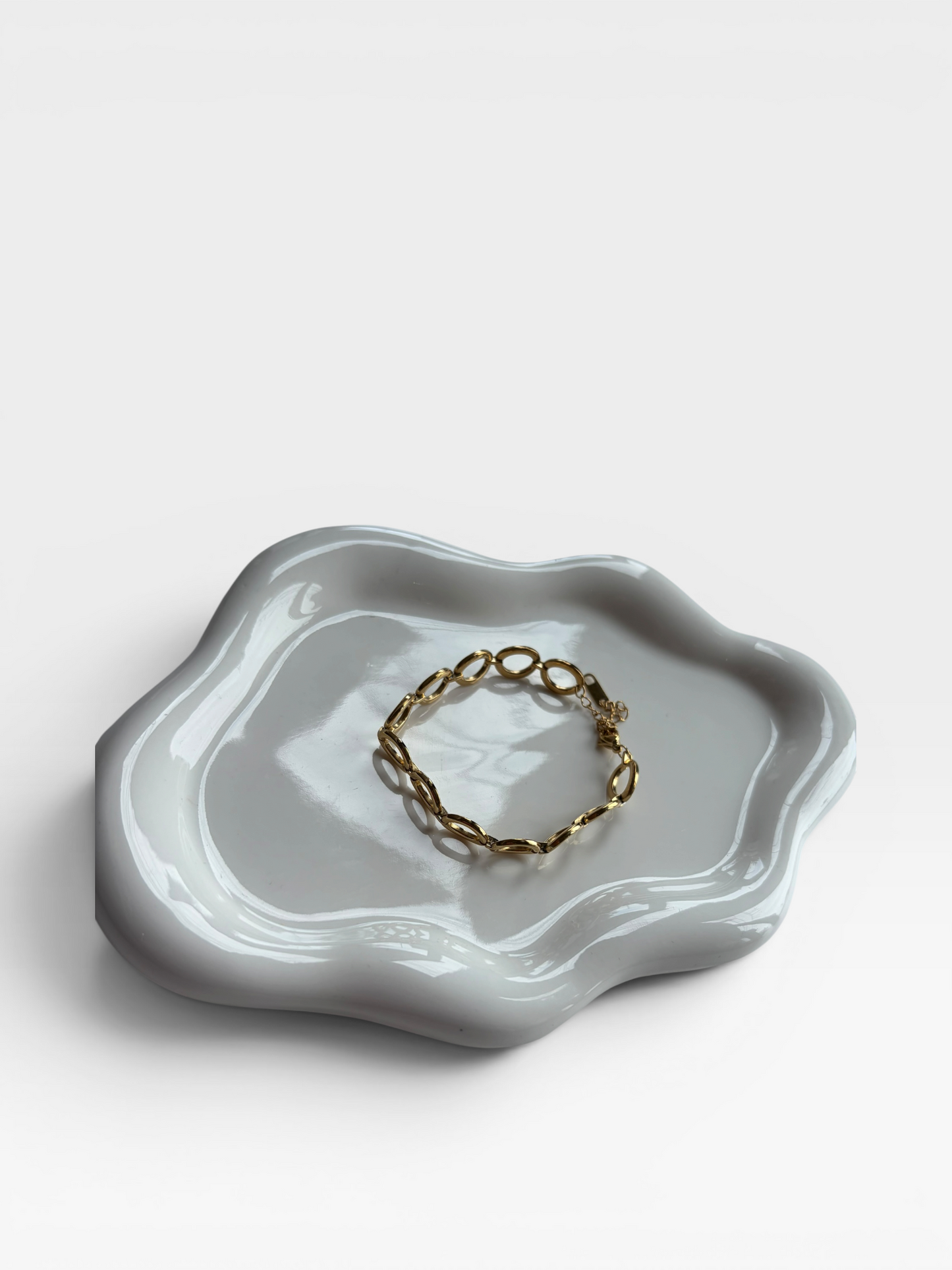 18K GOLD PLATED OVAL LINKED BRACELET
