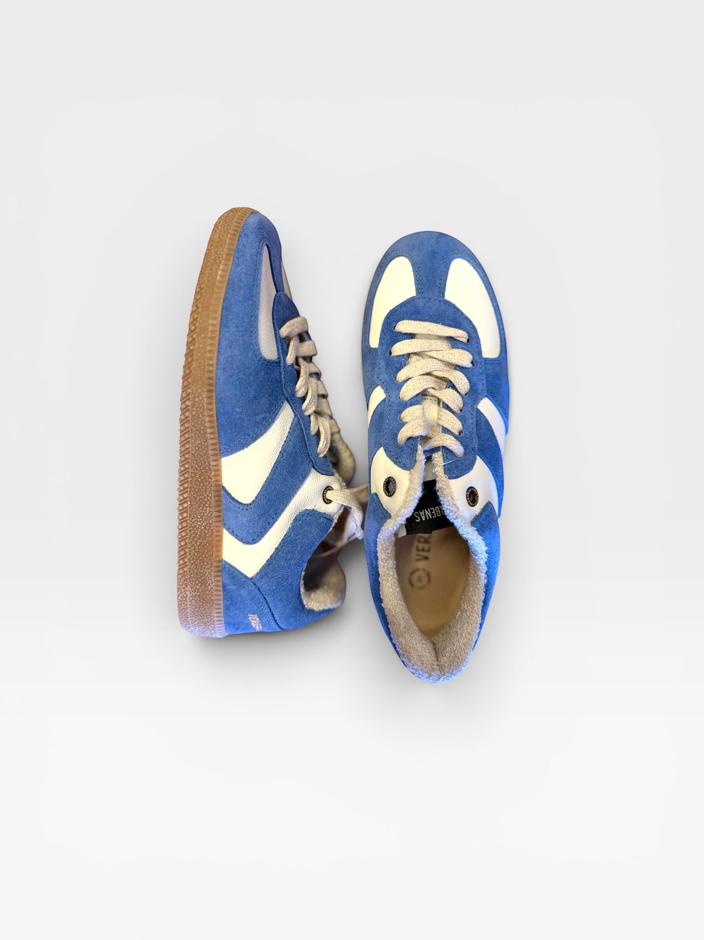 BLUE/WHITE VERBENAS SNEAKERS (NWT) 37