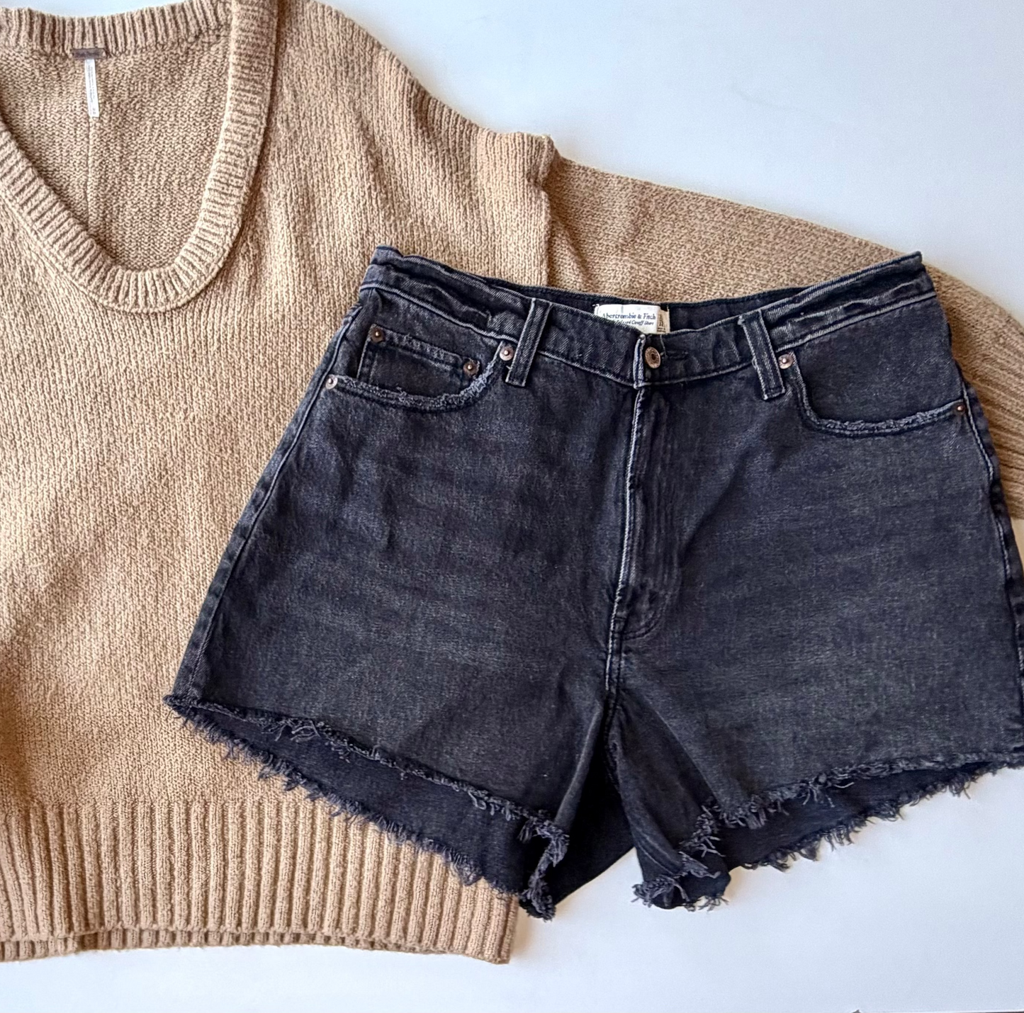 ABERCOMBIE SHORTS SIZE 31