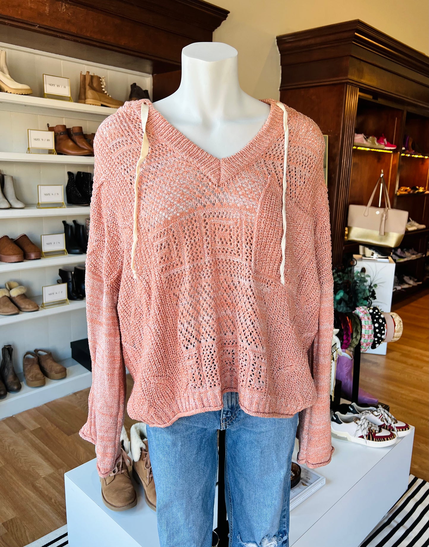 LISTICLE SWEATER SMALL