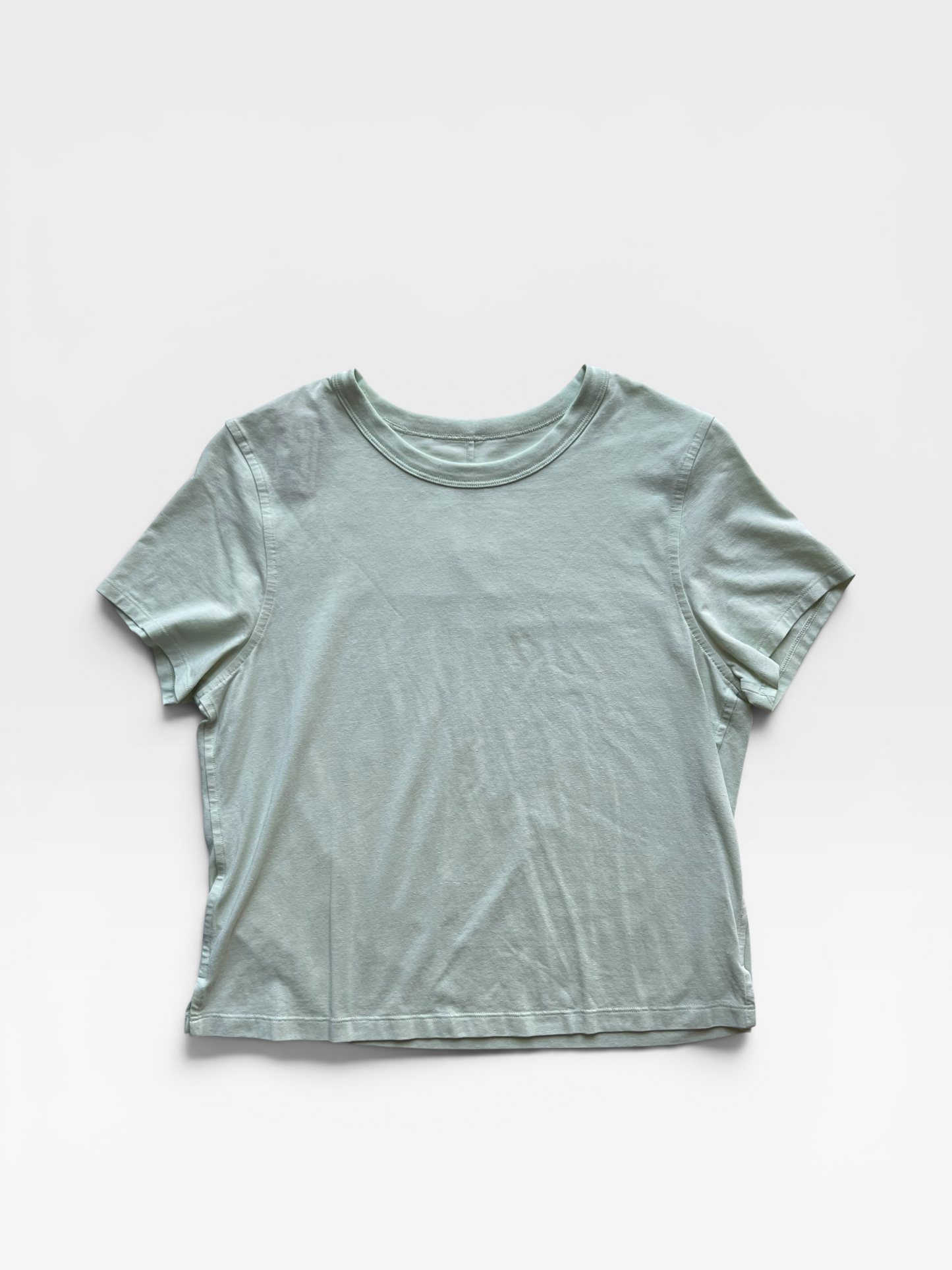 LIGHT GREEN LULULEMON TEE 4