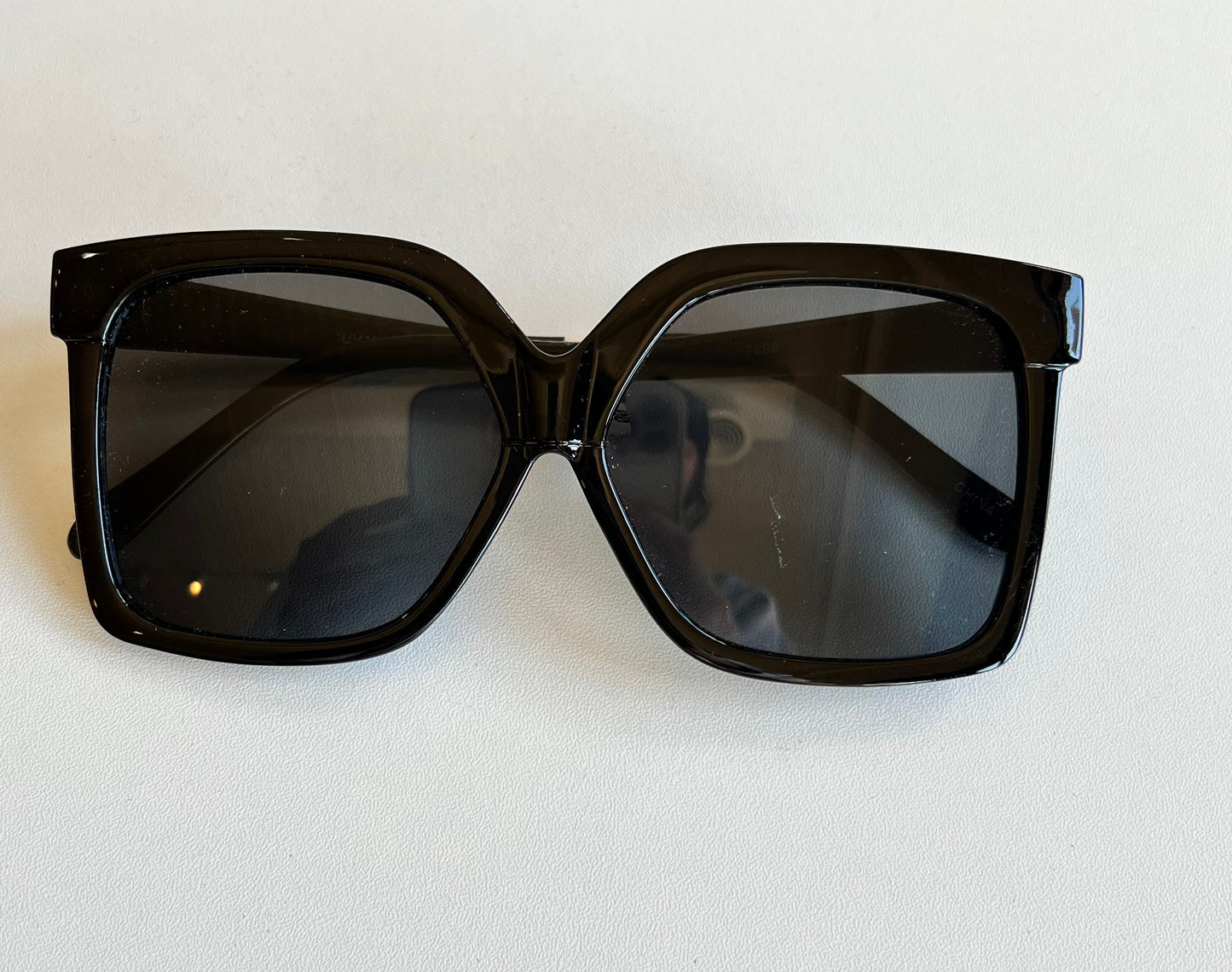 SUNGLASSES