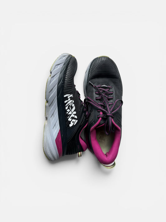 BLACK/MAGENTA HOKAS 7.5