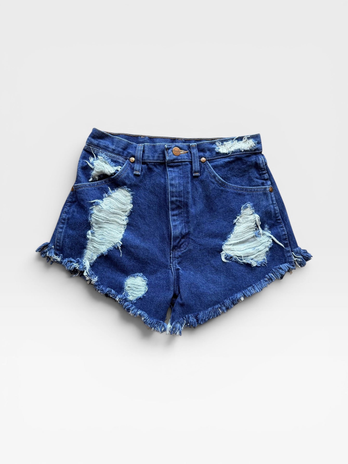 DARK WASH WRANGLER SHORTS 27
