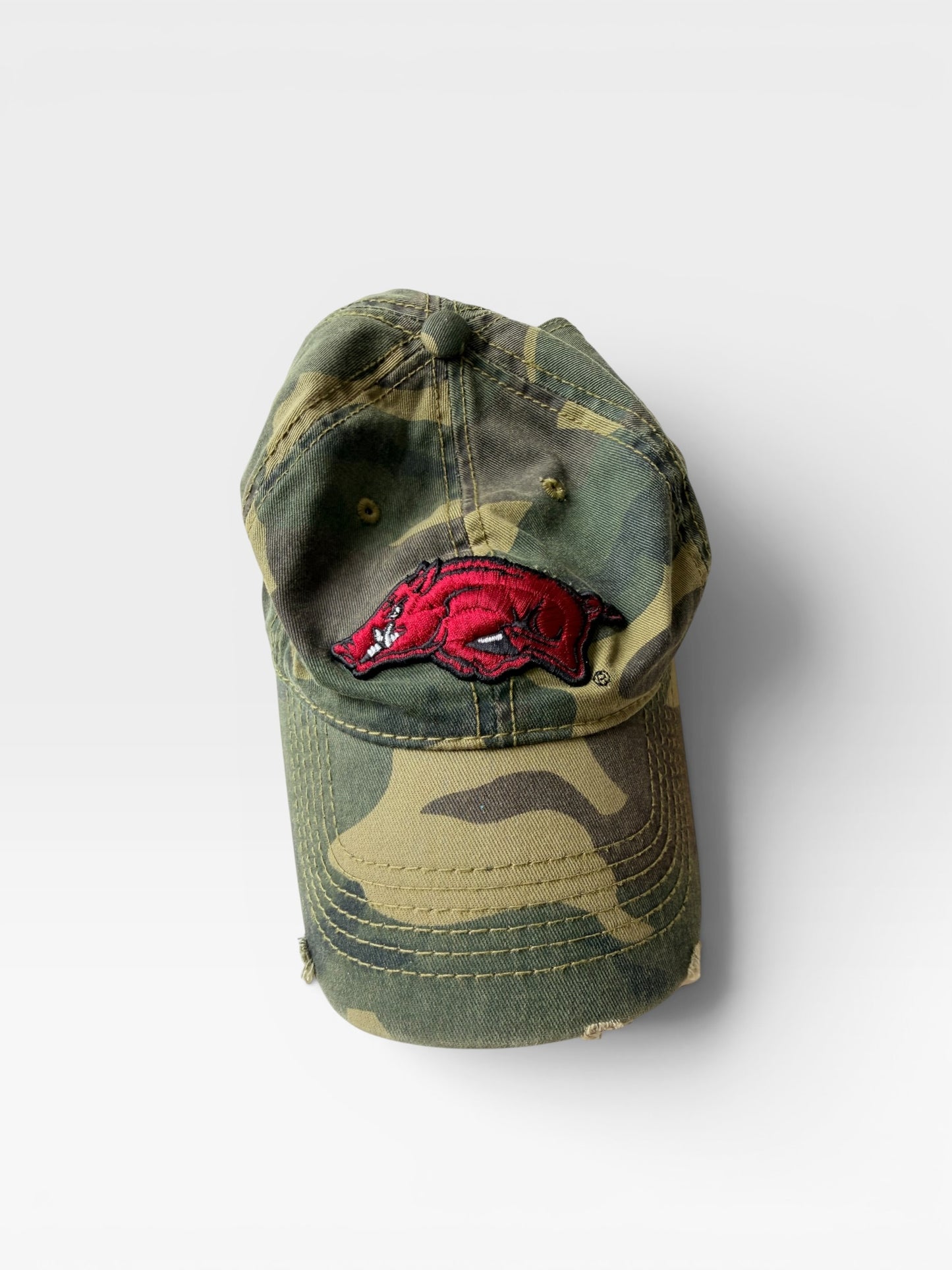 CAMO RAZORBACK HAT