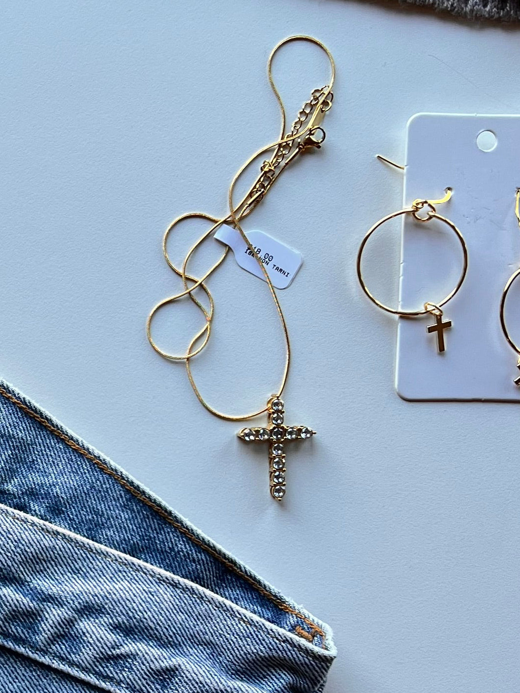 18K NON TARNISH BIG CROSS NECK