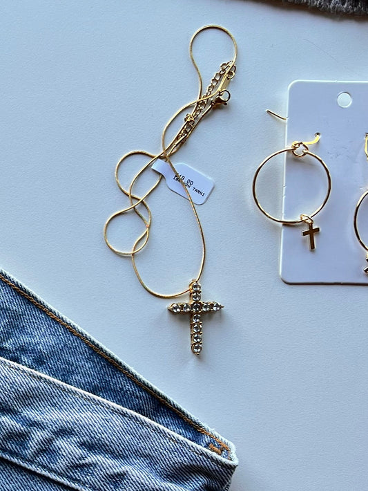 18K NON TARNISH BIG CROSS NECK