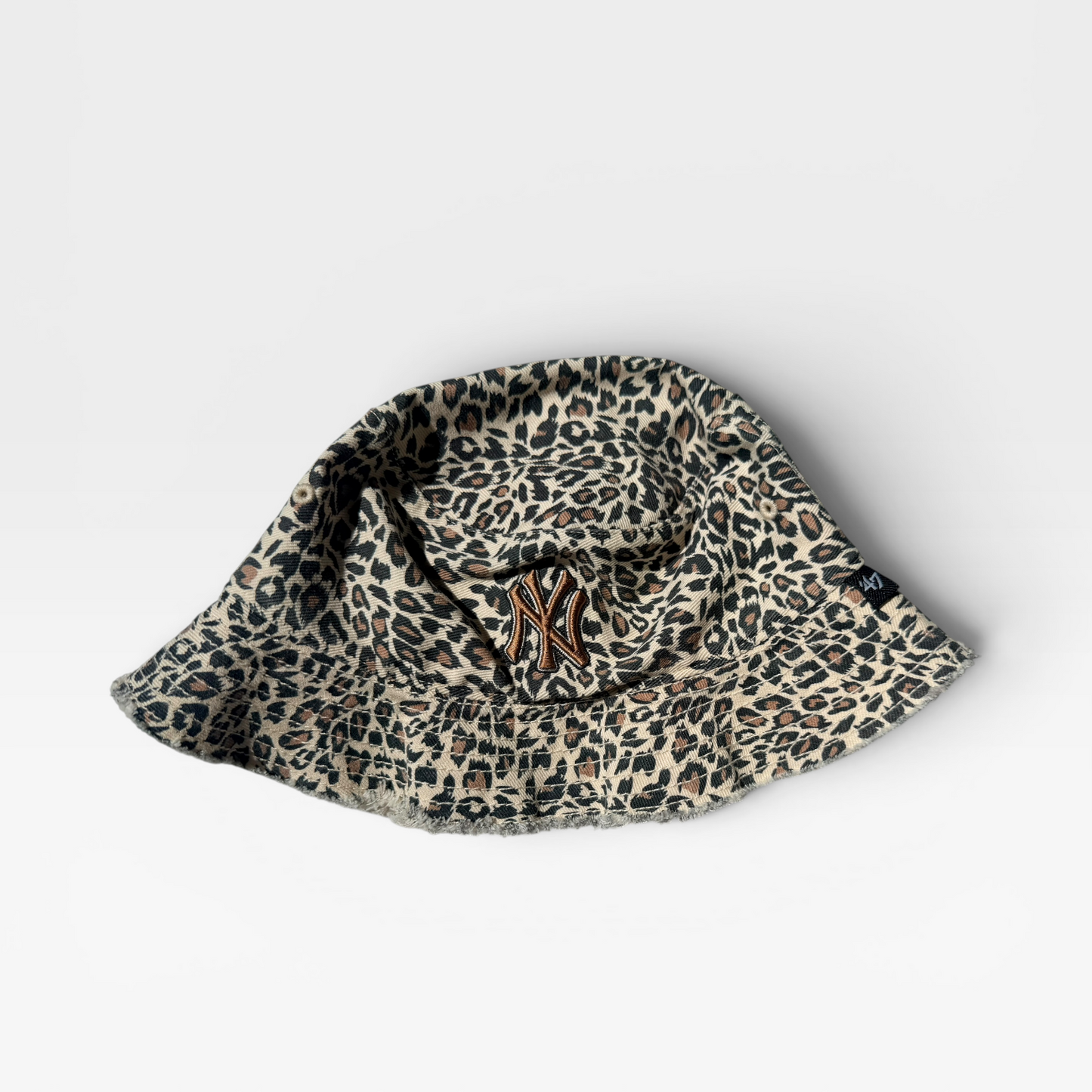 CHEETAH 47 NEW YORK BUCKET HAT