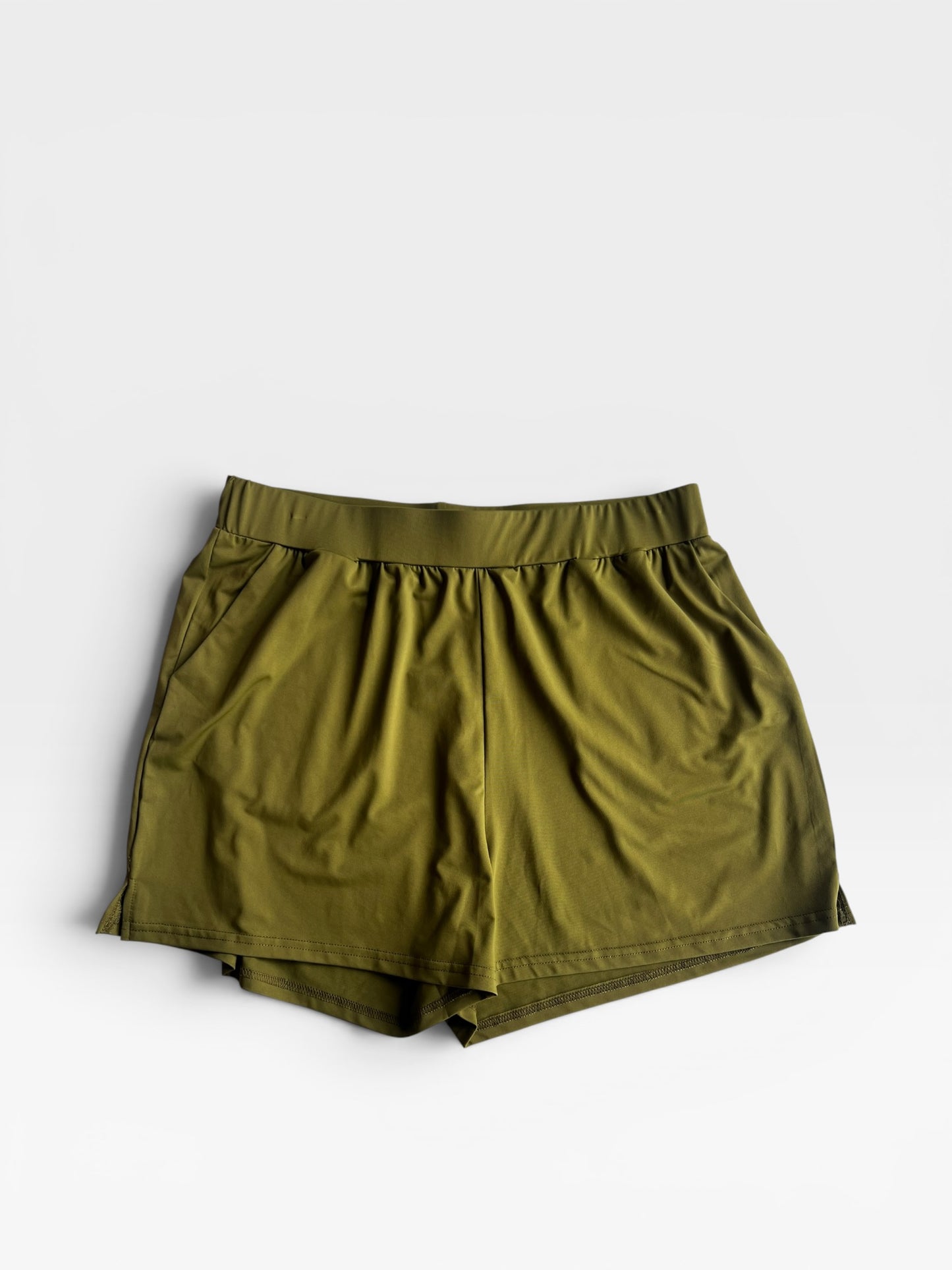 GREEN BUCKLEY SHORTS L