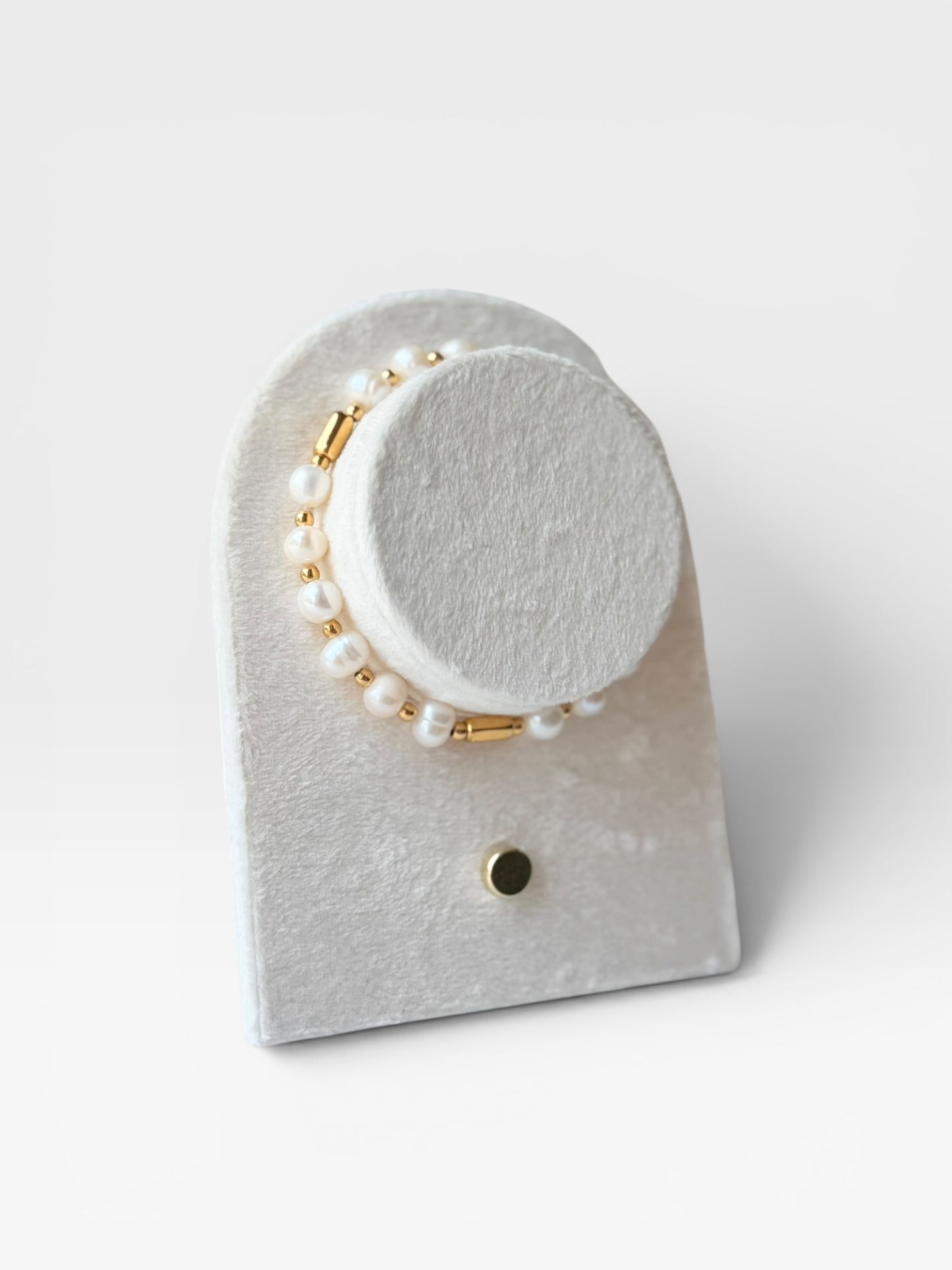 FRESHWATER PEARL BRACELET
