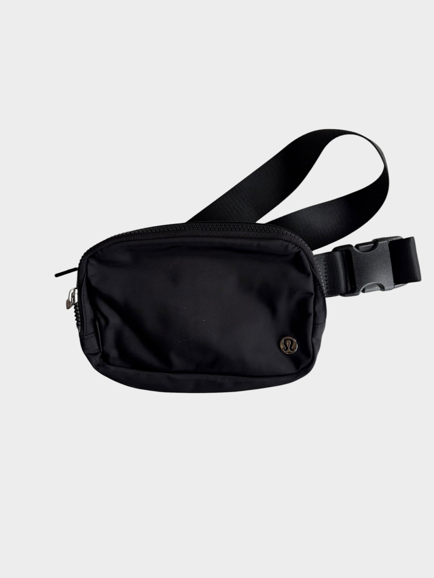 BLACK LULULEMON BELTBAG