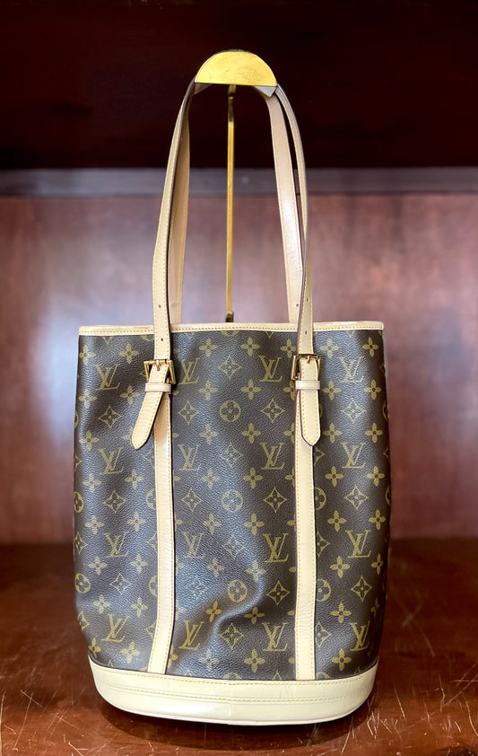LOUIS VUITTON PURSE
