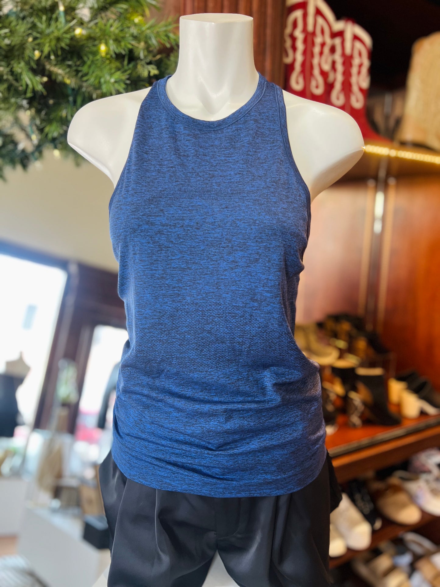 LULULEMON TANK 6