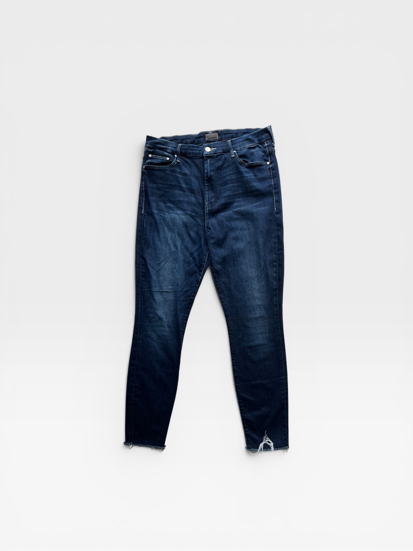 HIGH WASTED LOOKER MOTHER JEANS 32