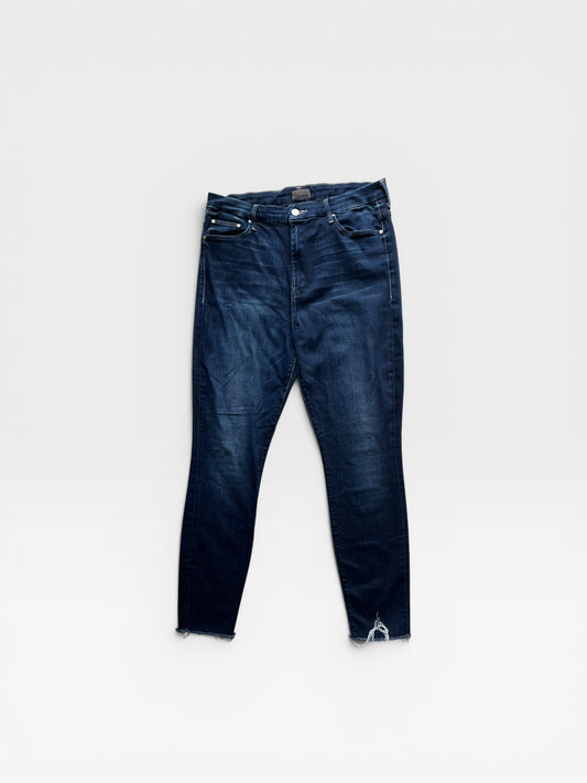 HIGH WASTED LOOKER MOTHER JEANS 32
