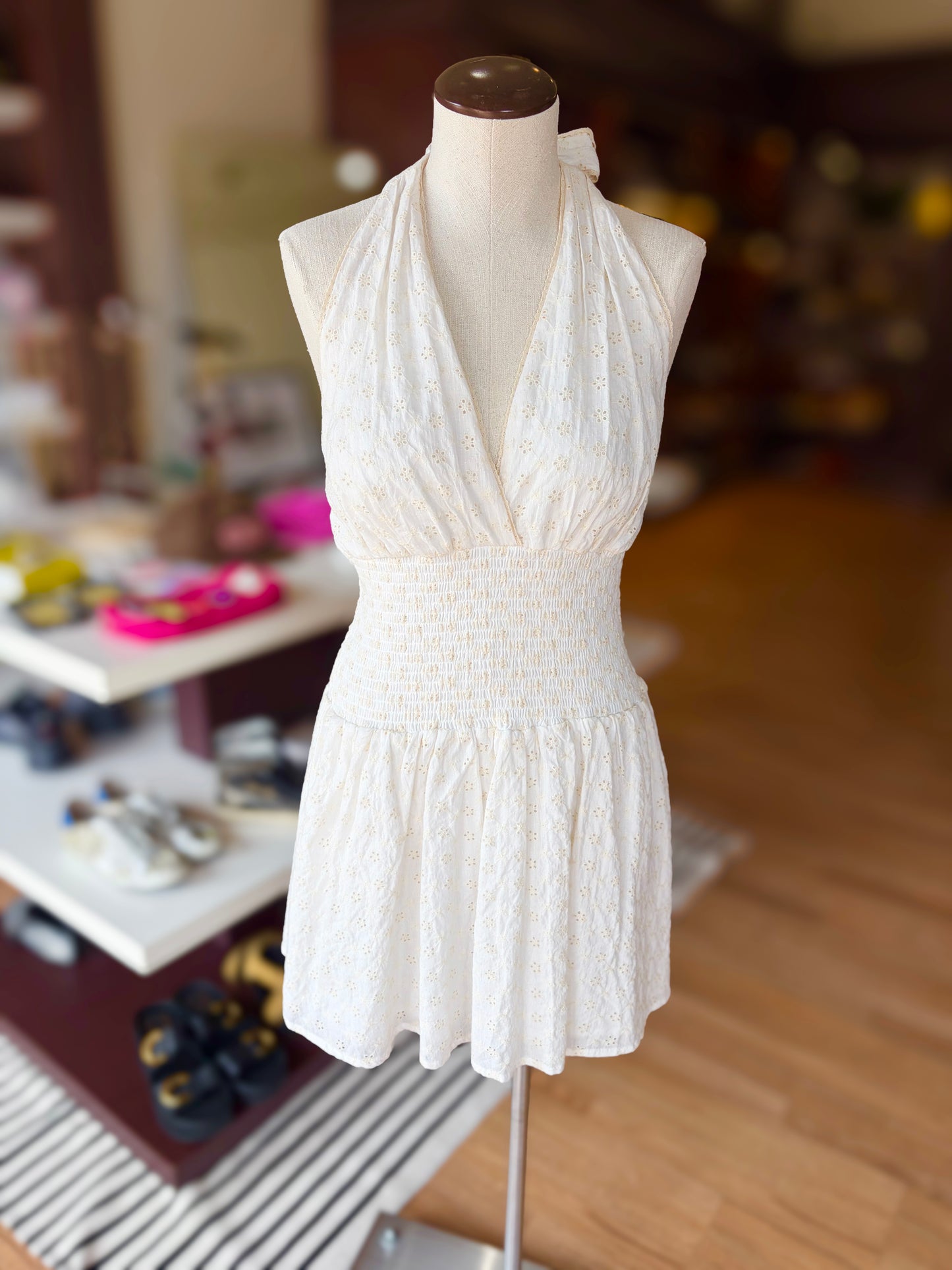 WHITE LELIS DRESS LARGE (NWT)