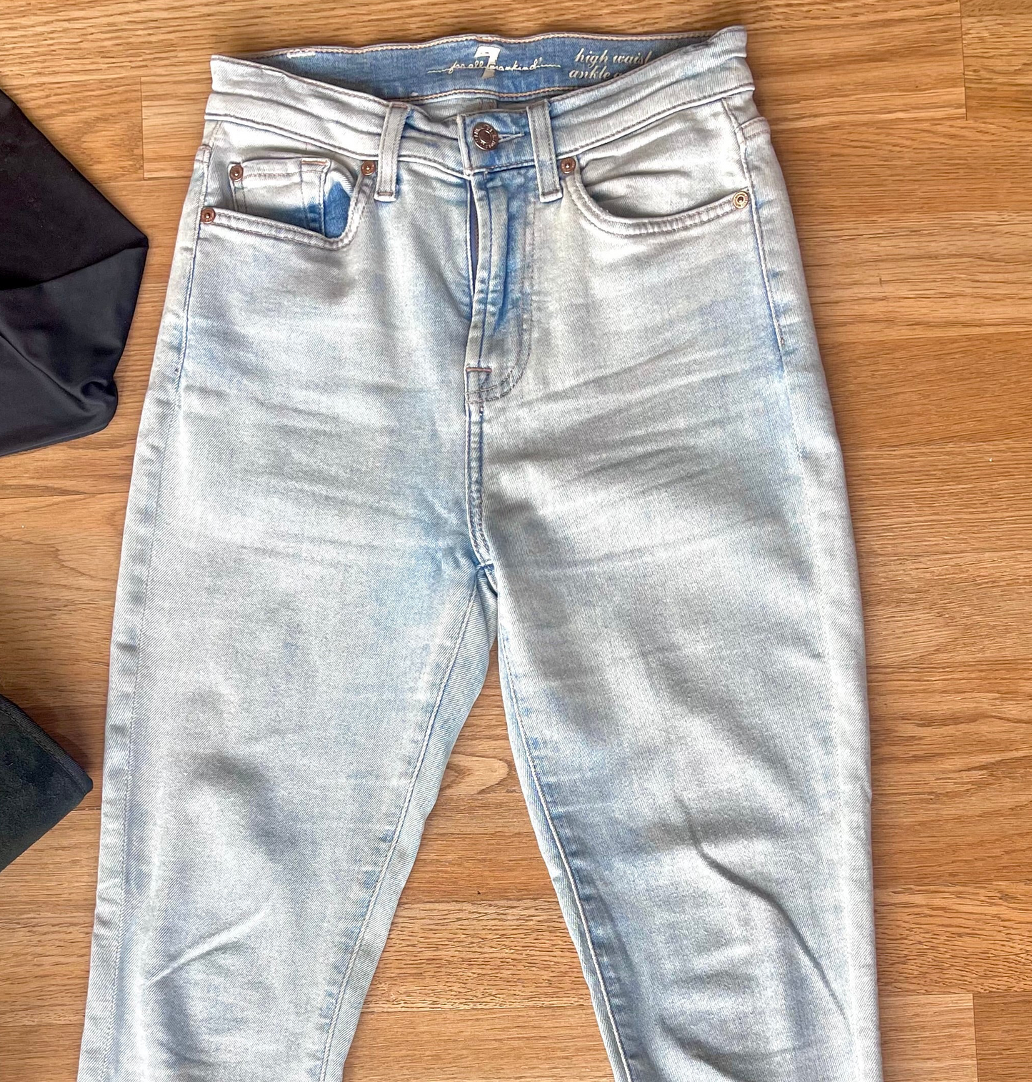 SEVEN FOR ALL MANKIND JEANS 26