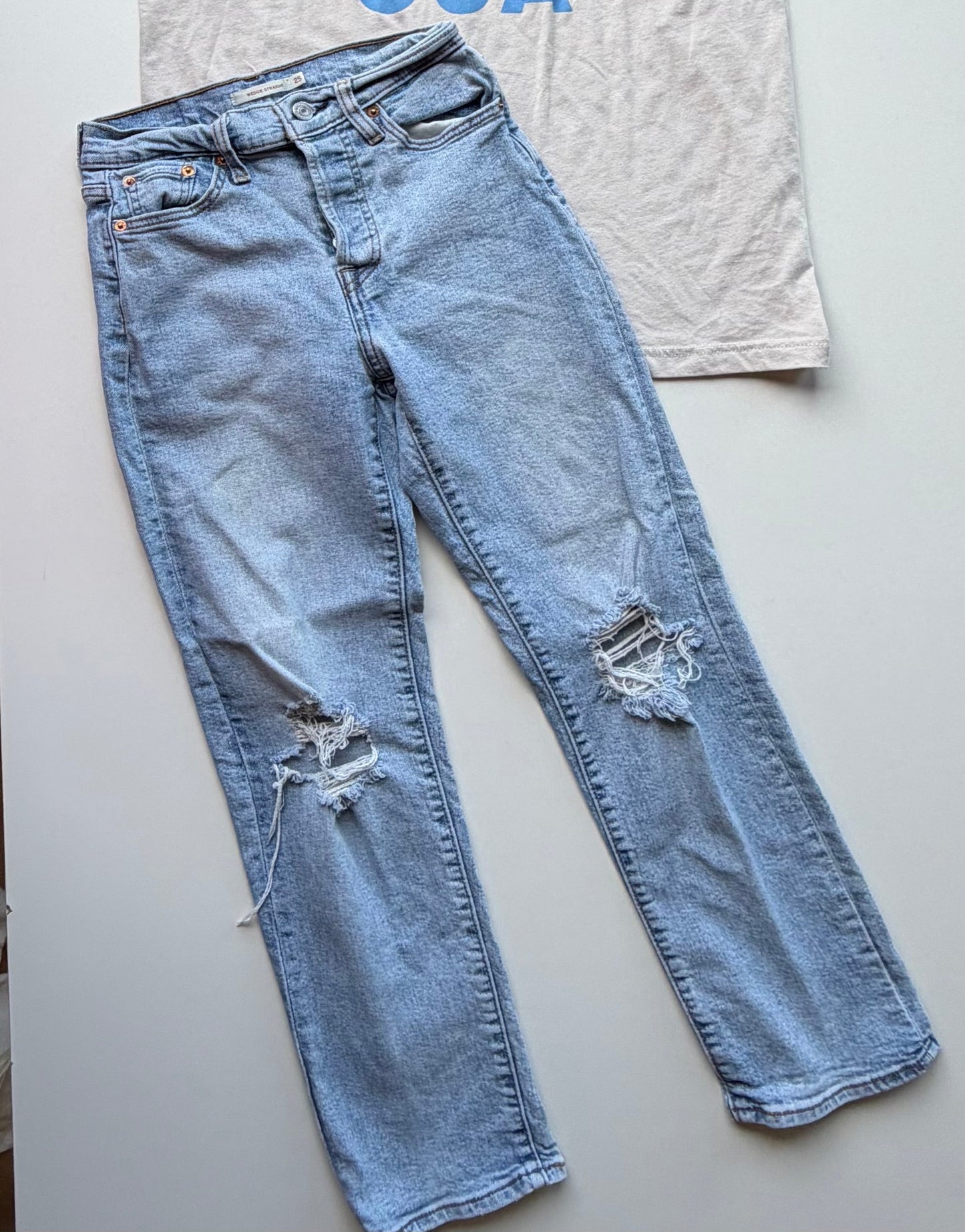 LEVI JEANS 25