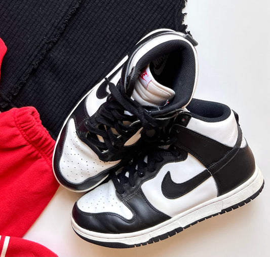 BLACK/WHITE NIKE HIGH TOPS 8