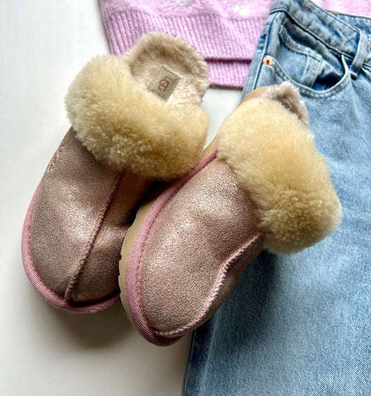 UGG SLIPPERS (6)