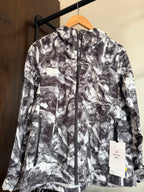 LULULEMON JACKET 10 (NWT $268)