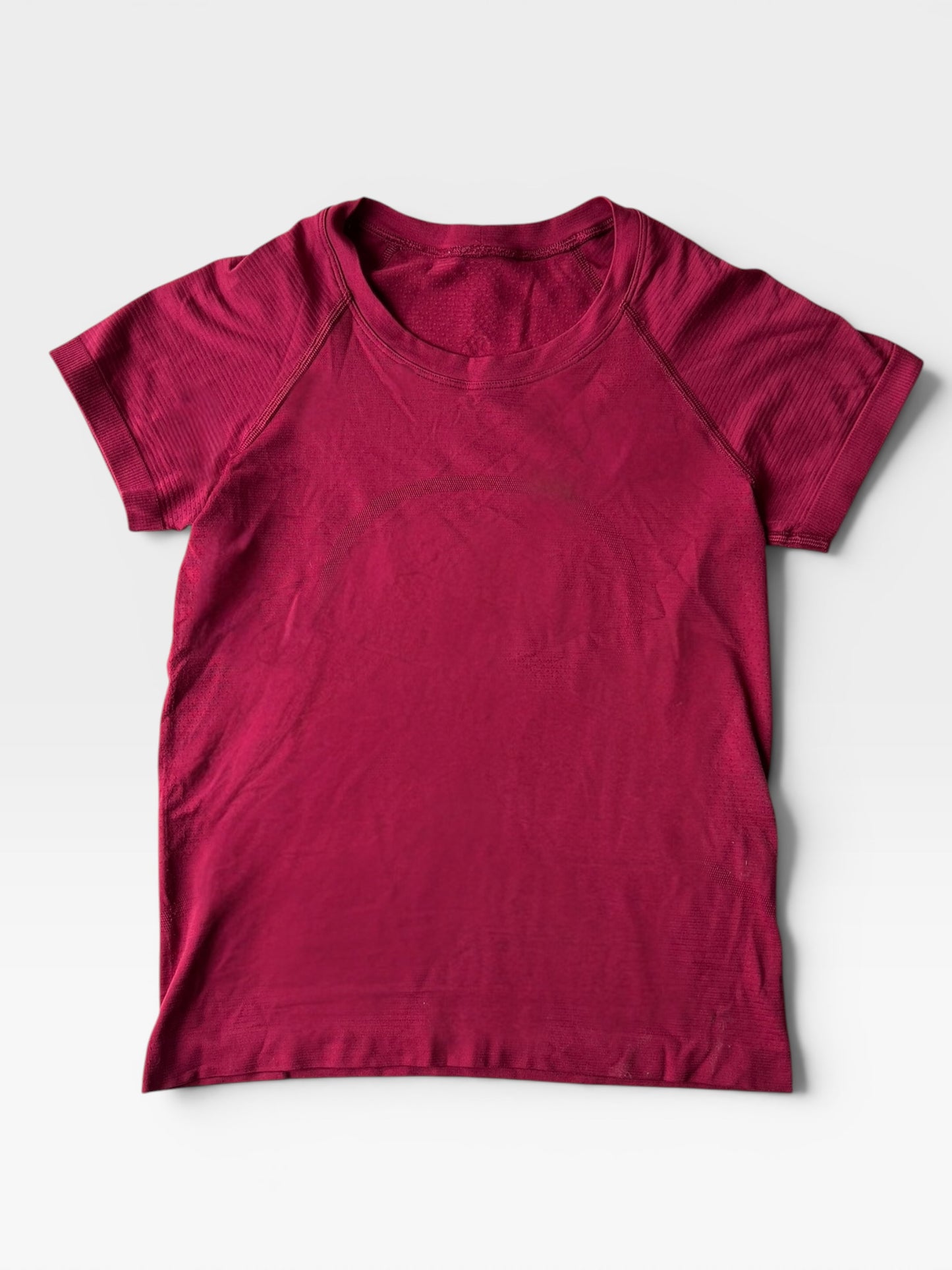 RED LULULEMON TEE 4
