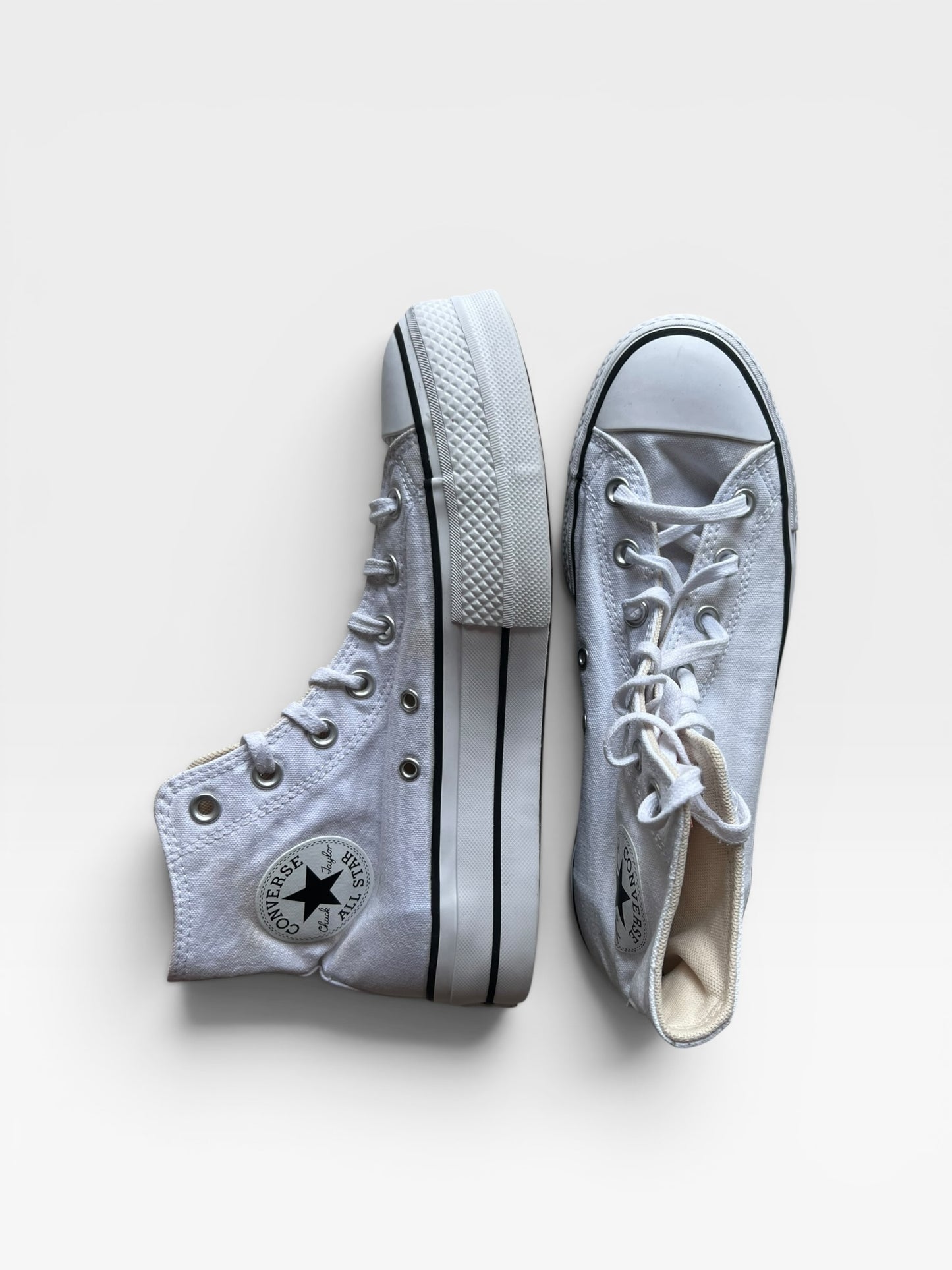WHITE CONVERSE CUNKY HIGH TOPS 9