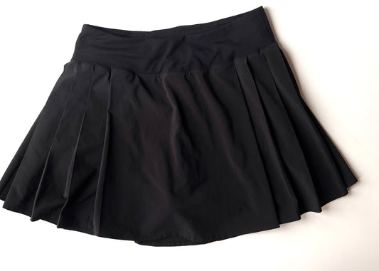 BLACK LULULEMON SKIRT 4