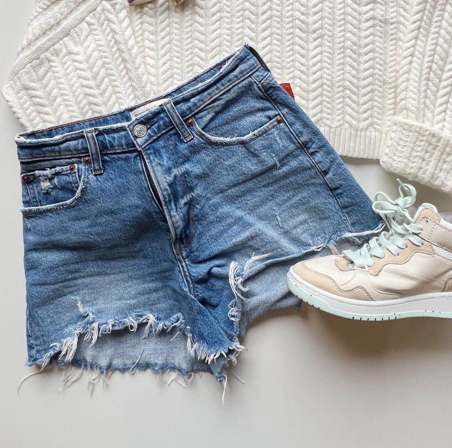 ABERCROMBIE SHORTS 26